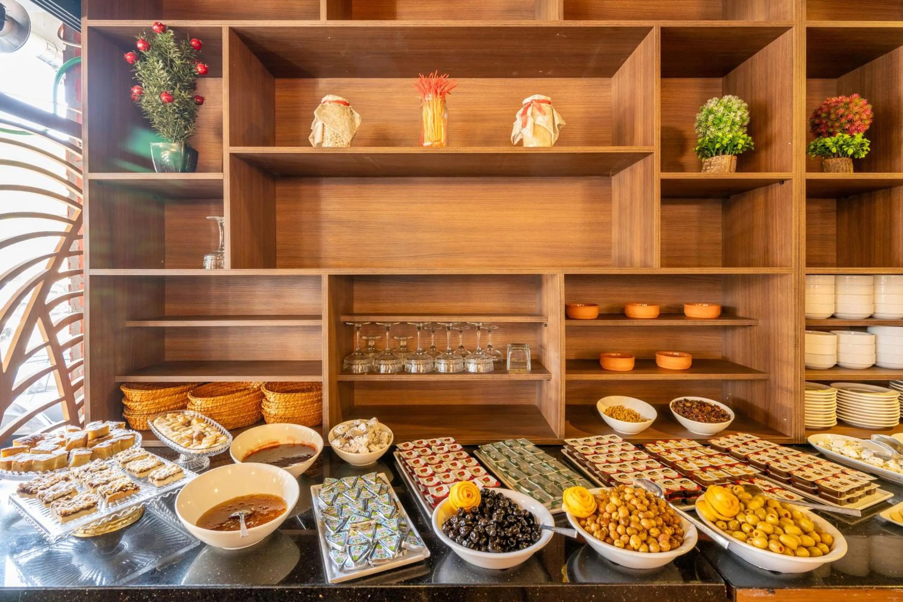 Buffet breakfast in Litros Hotel & Spa