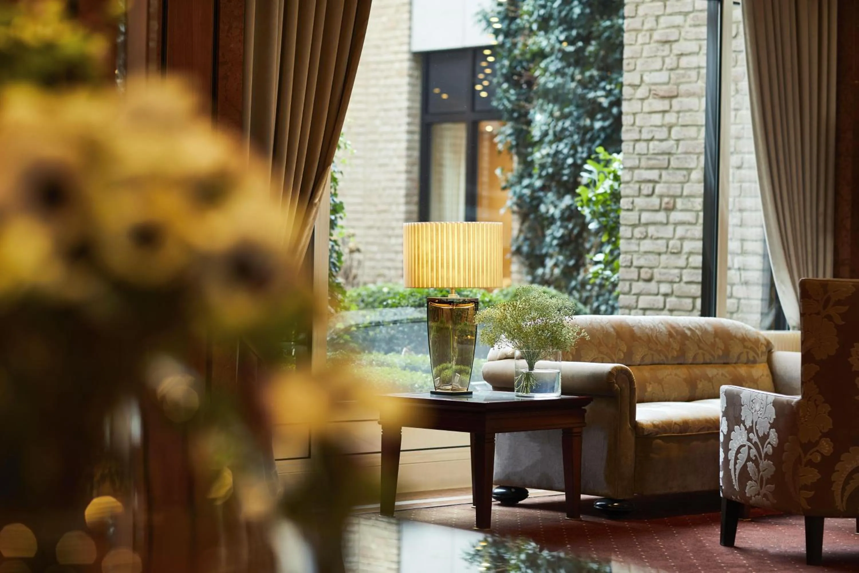 Lobby or reception in Parkhotel Gütersloh