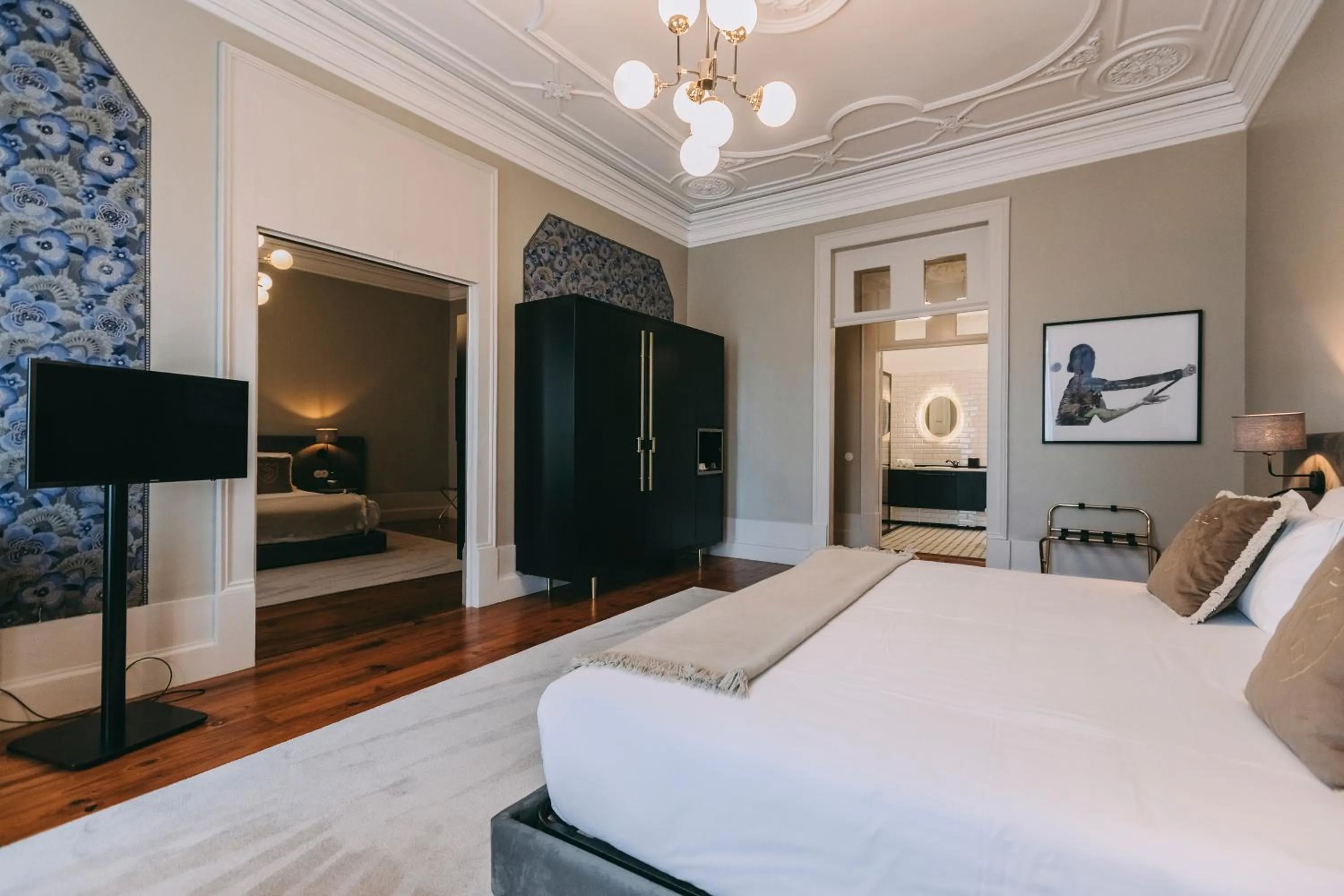 Photo of the whole room, Bed in Torel Royal Court