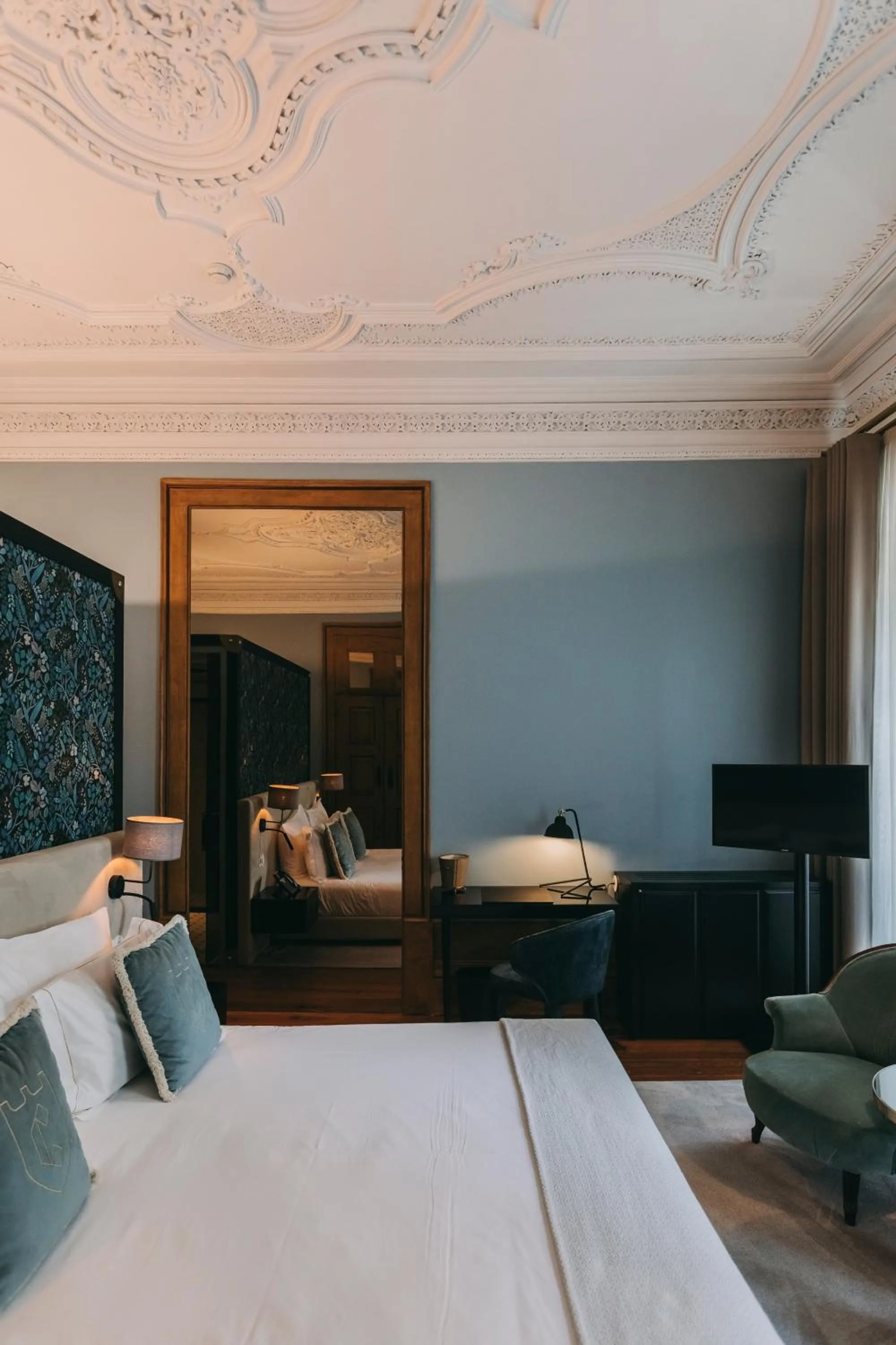 Bedroom, Bed in Torel Royal Court