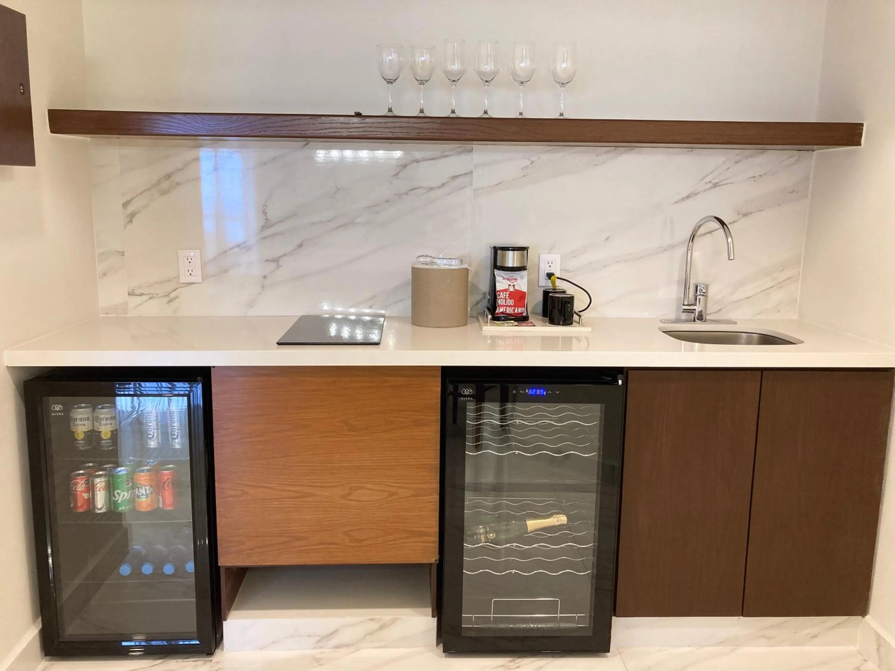 oven in Wyndham Grand Cancun All Inclusive Resort & Villas