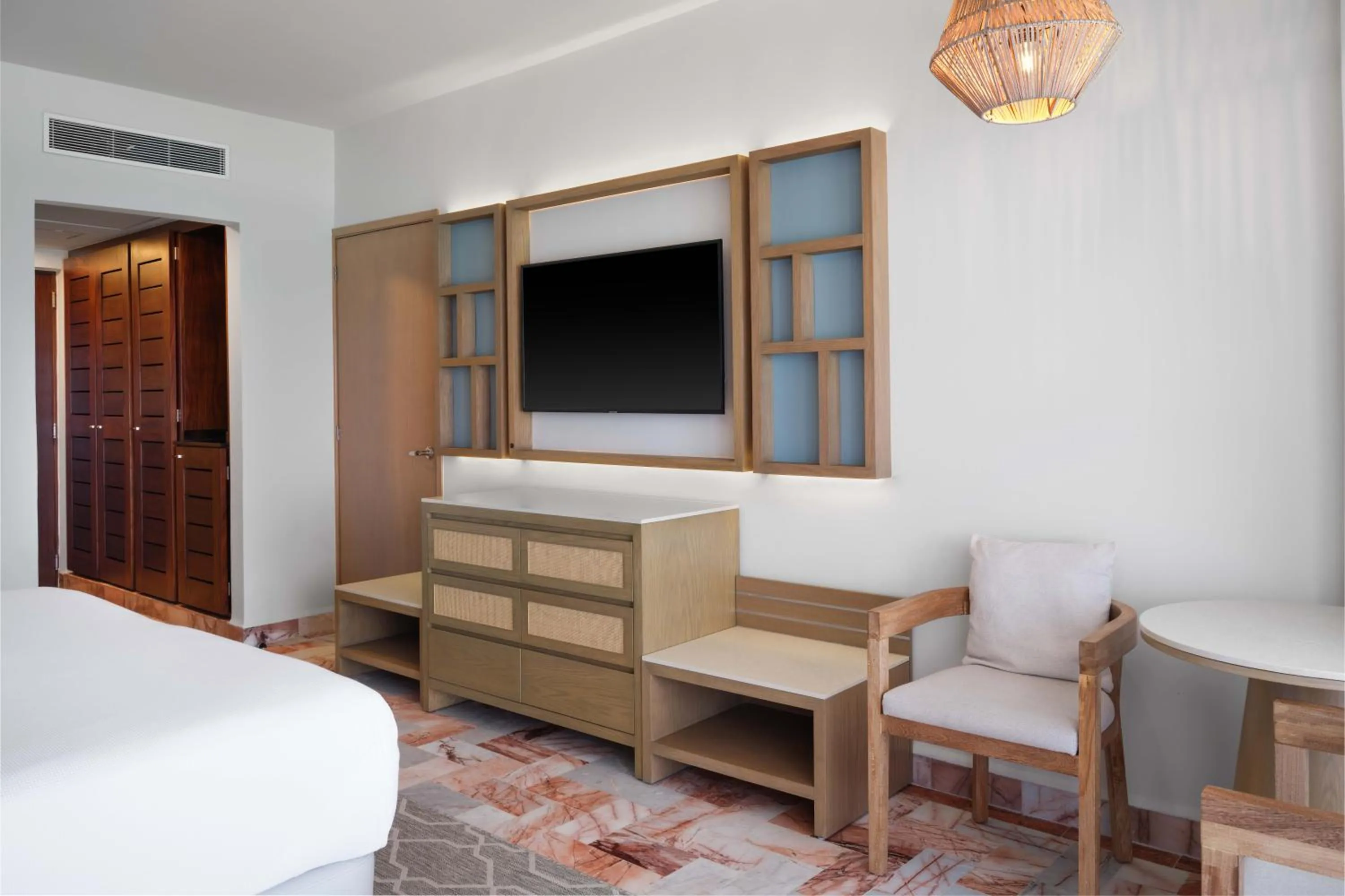 Photo of the whole room, Bed in Wyndham Grand Cancun All Inclusive Resort & Villas