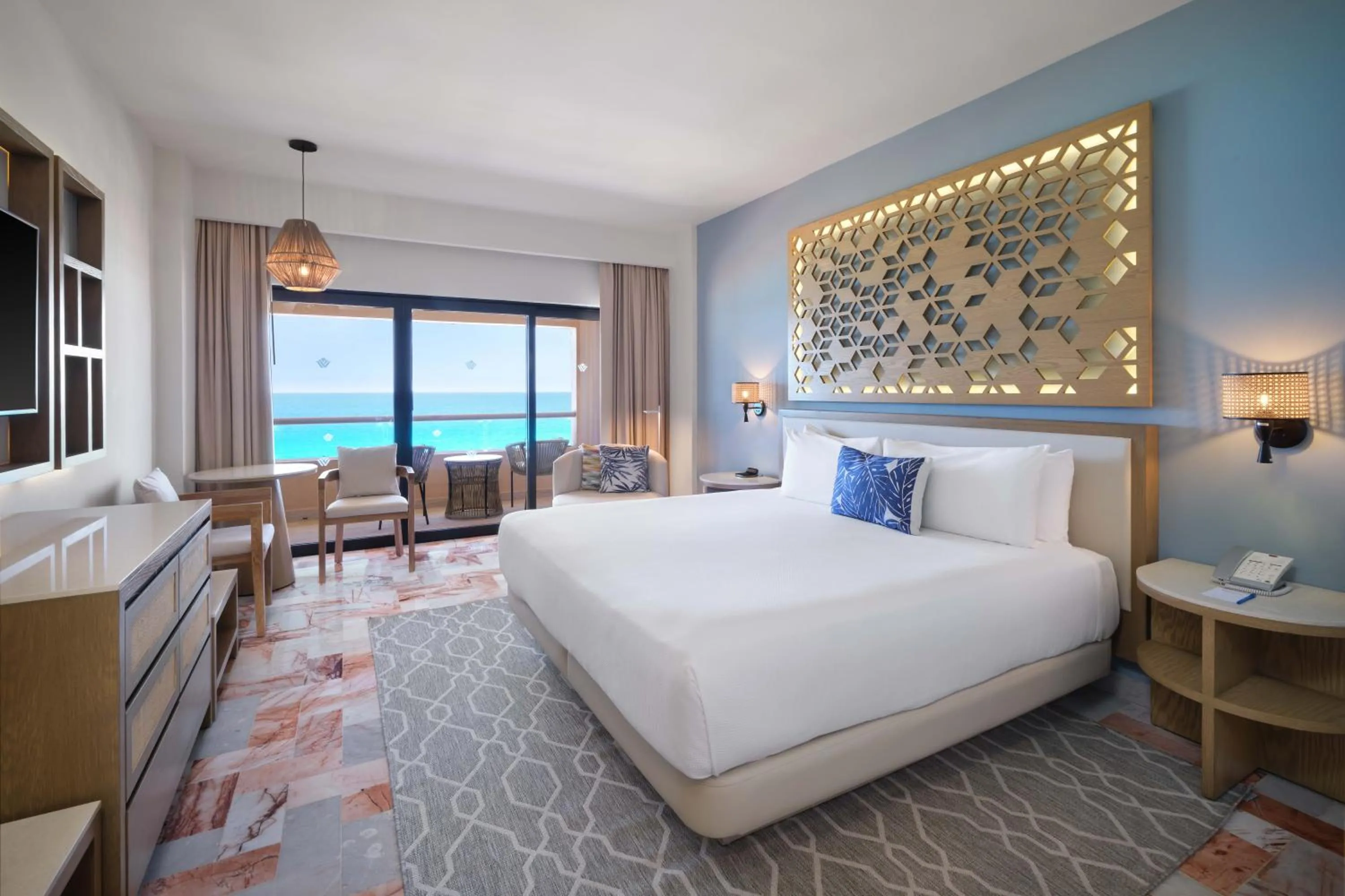 Bedroom, Bed in Wyndham Grand Cancun All Inclusive Resort & Villas