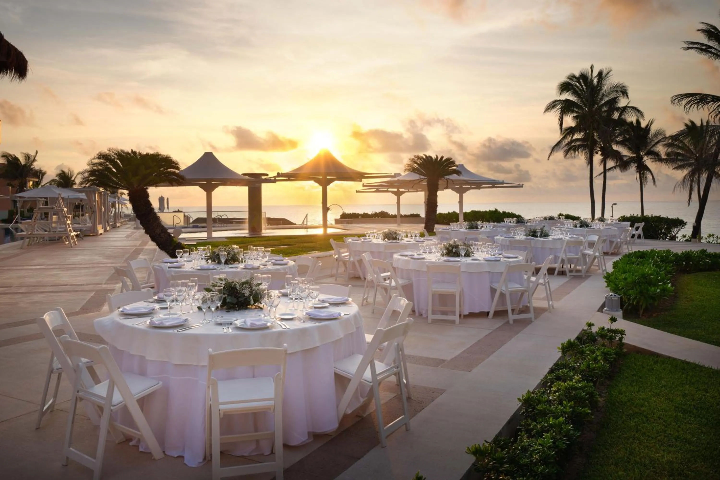 Day in Wyndham Grand Cancun All Inclusive Resort & Villas