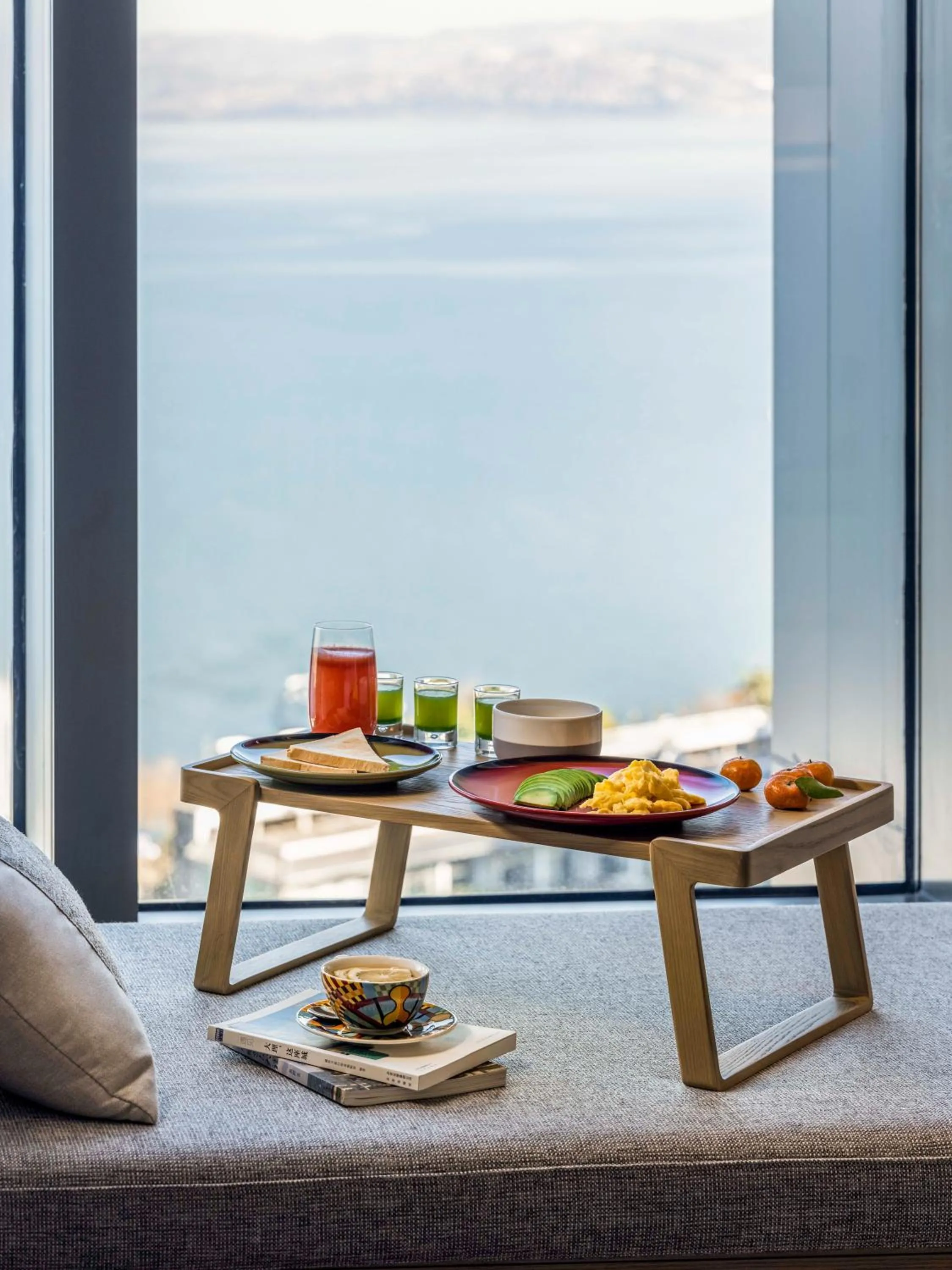 Breakfast in Pullman Dali