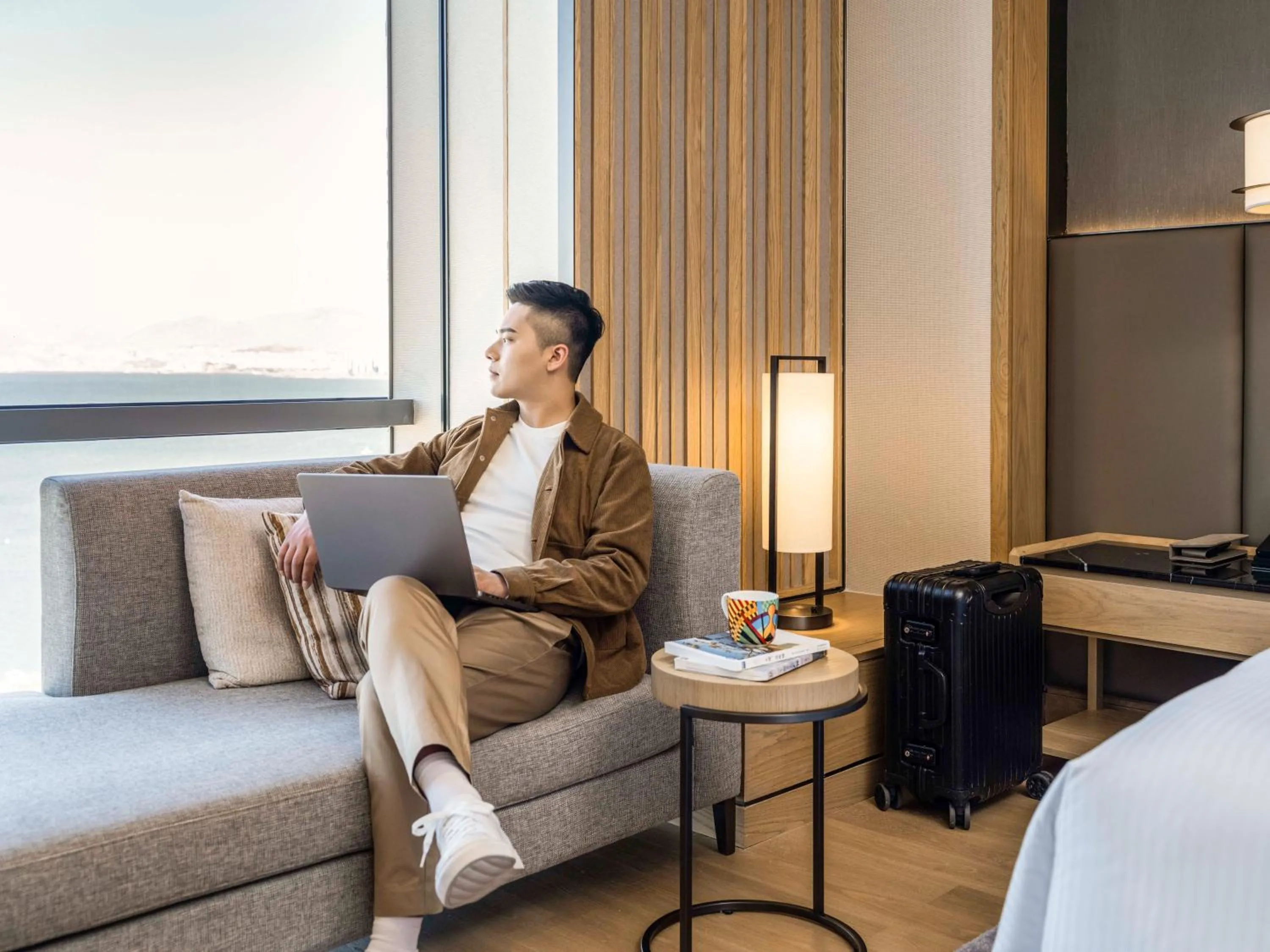 People, Bed in Pullman Dali