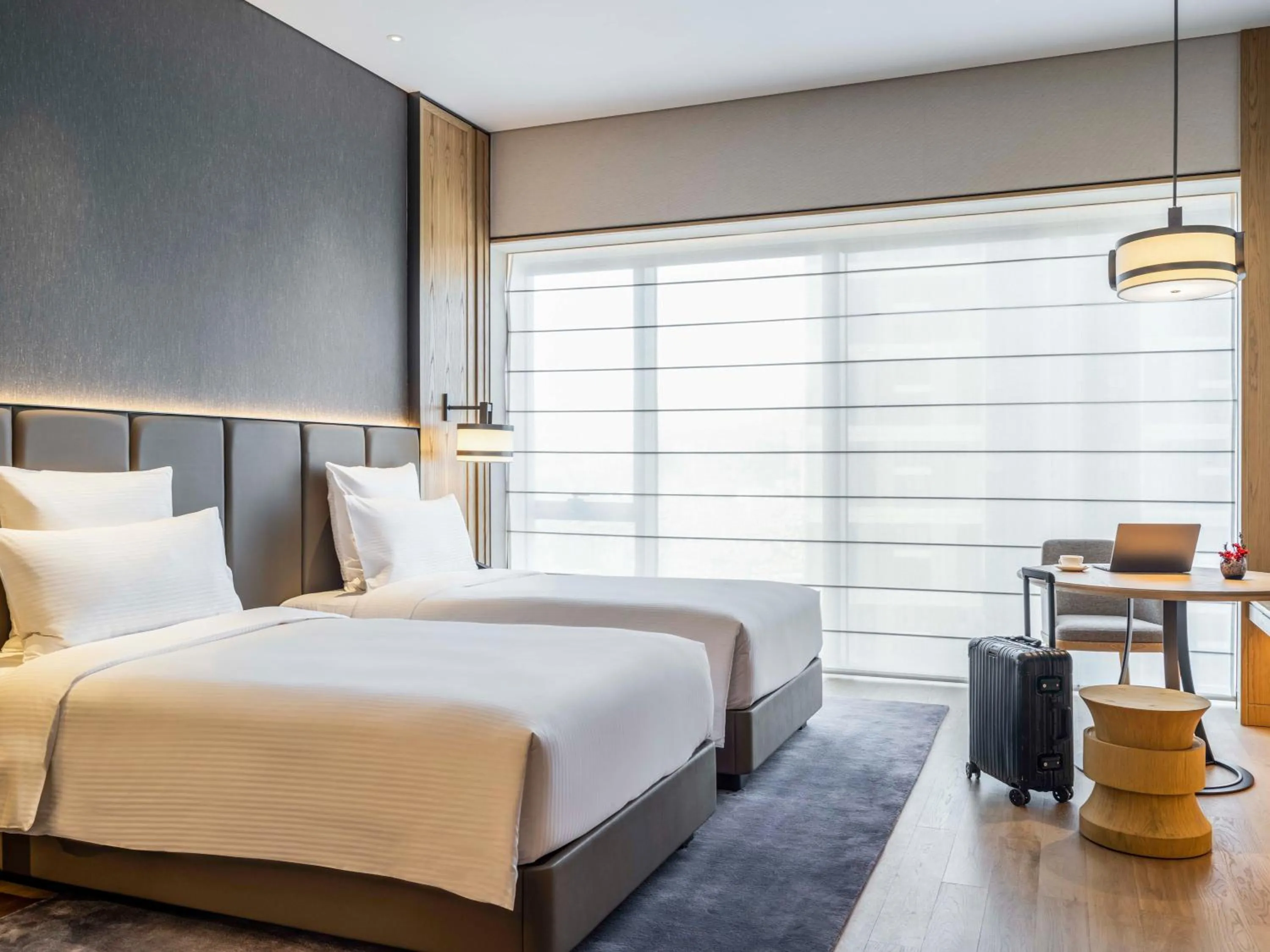 Photo of the whole room, Bed in Pullman Dali