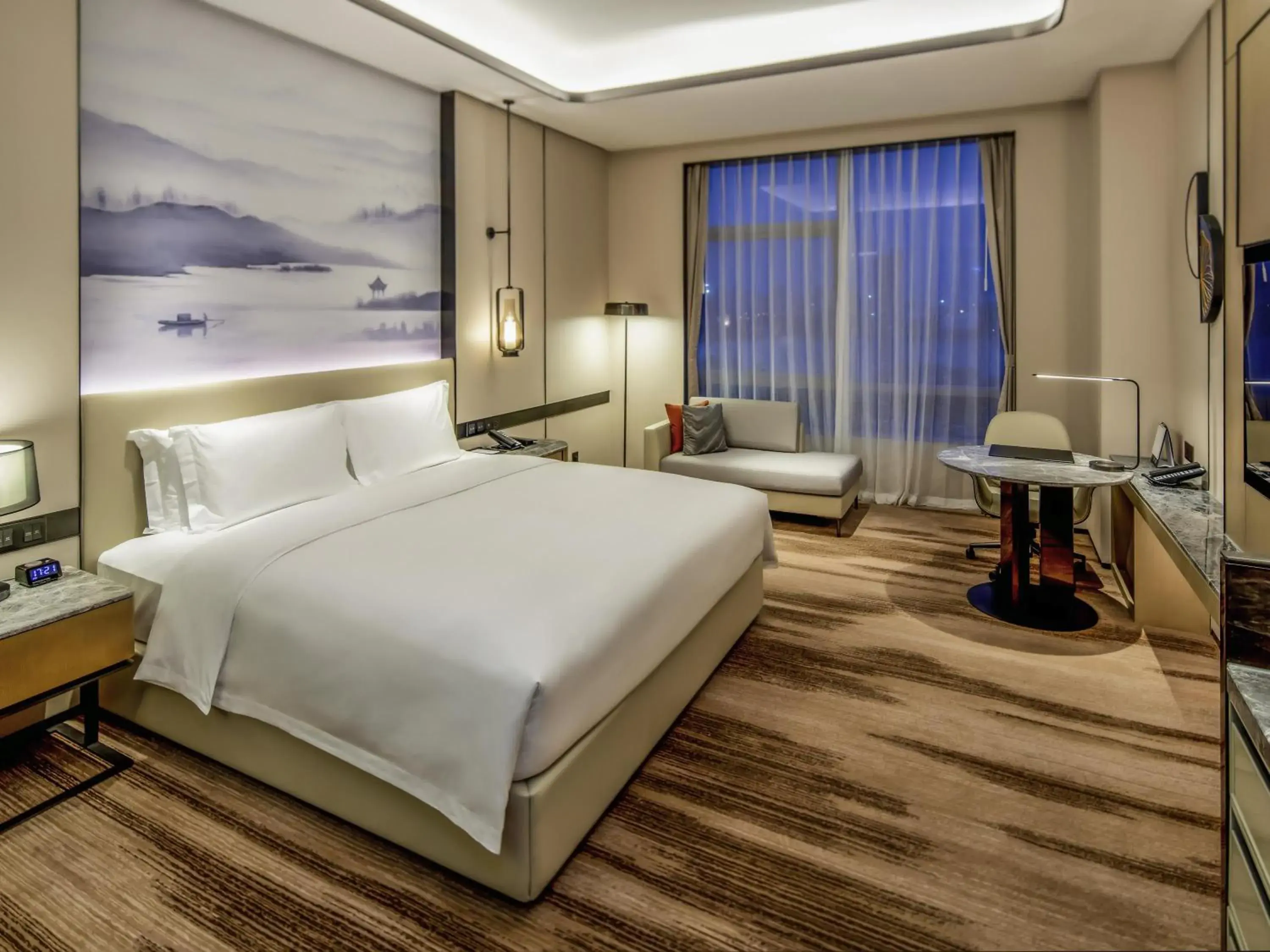 Superior King Room with Lake View in Pullman Suzhou Taicang Superior King Room with Lake View in Pullman Suzhou Taicang