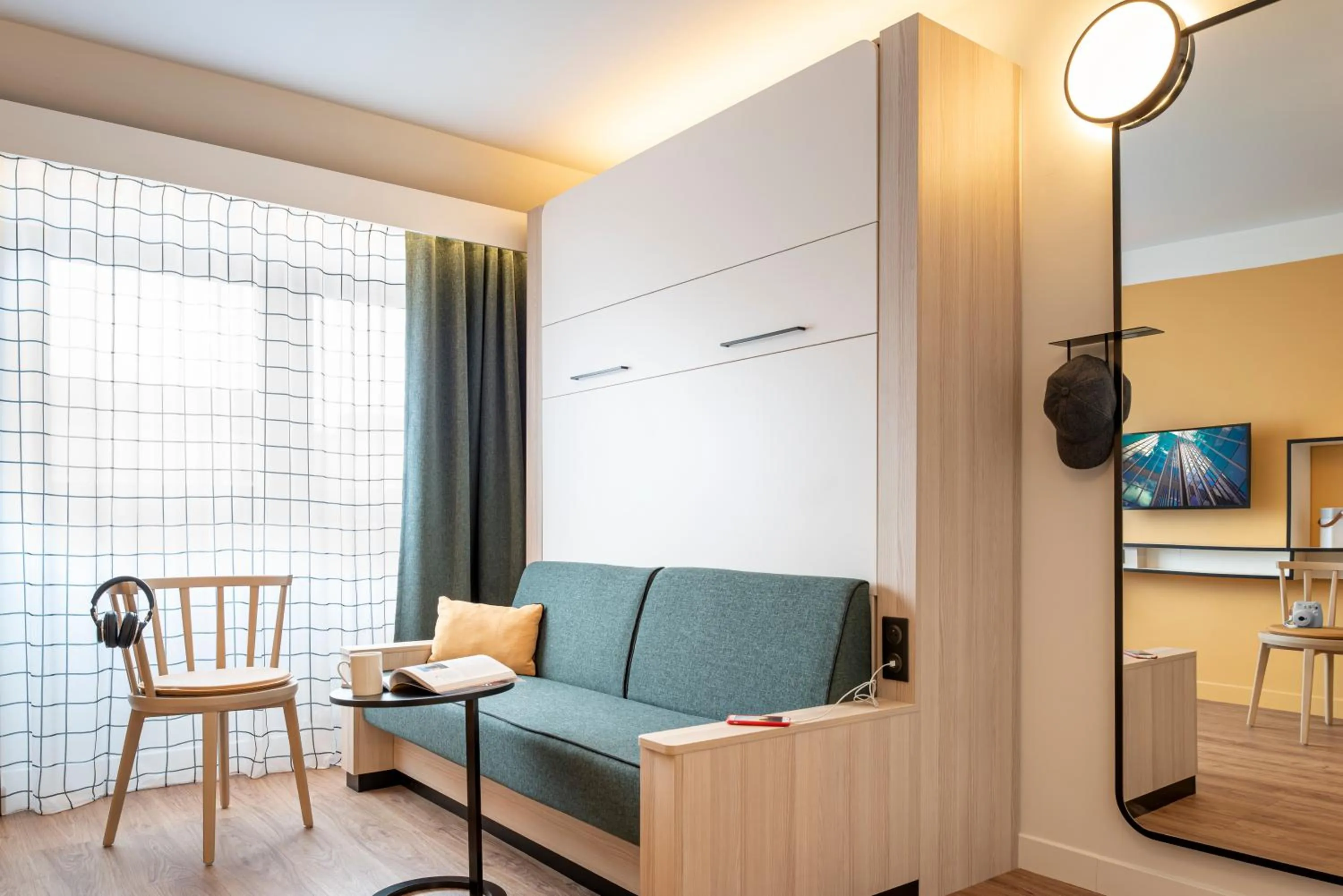 TV and multimedia in Aparthotel Adagio Access Kiel City