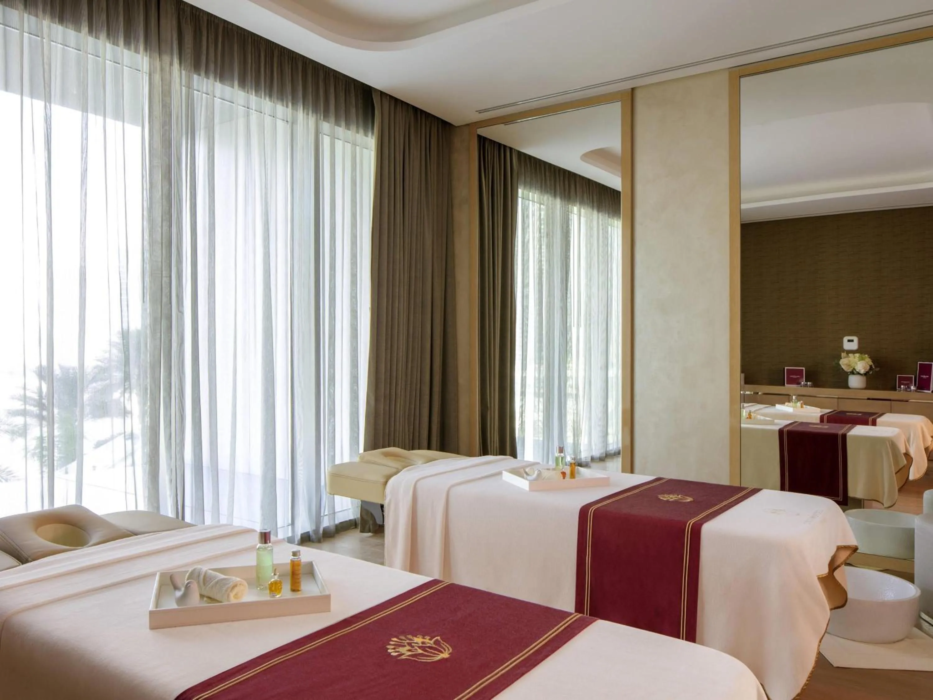 Spa and wellness centre/facilities, Bed in Hyde Hotel Dubai