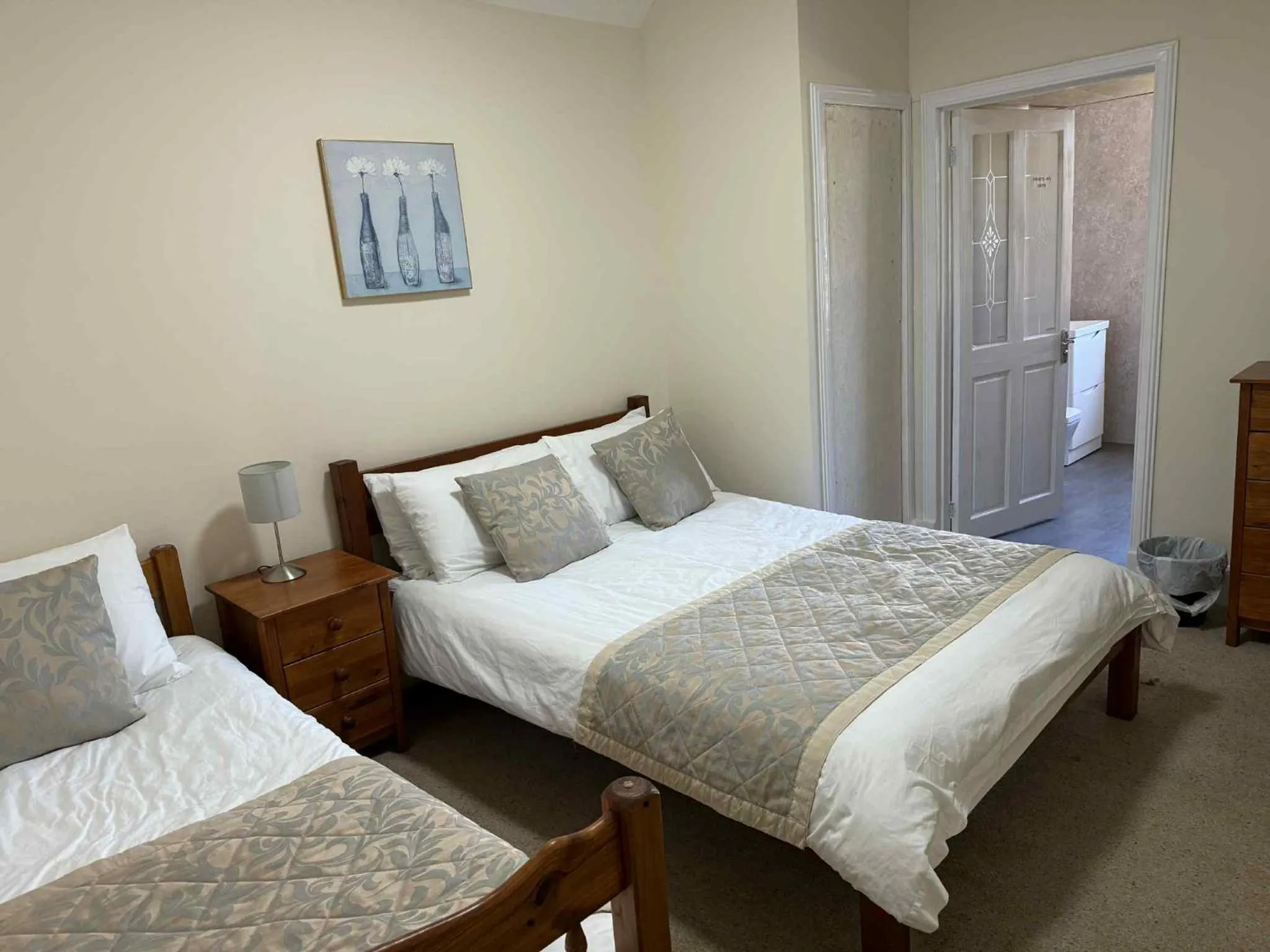 Bed in Belton House Holiday Home