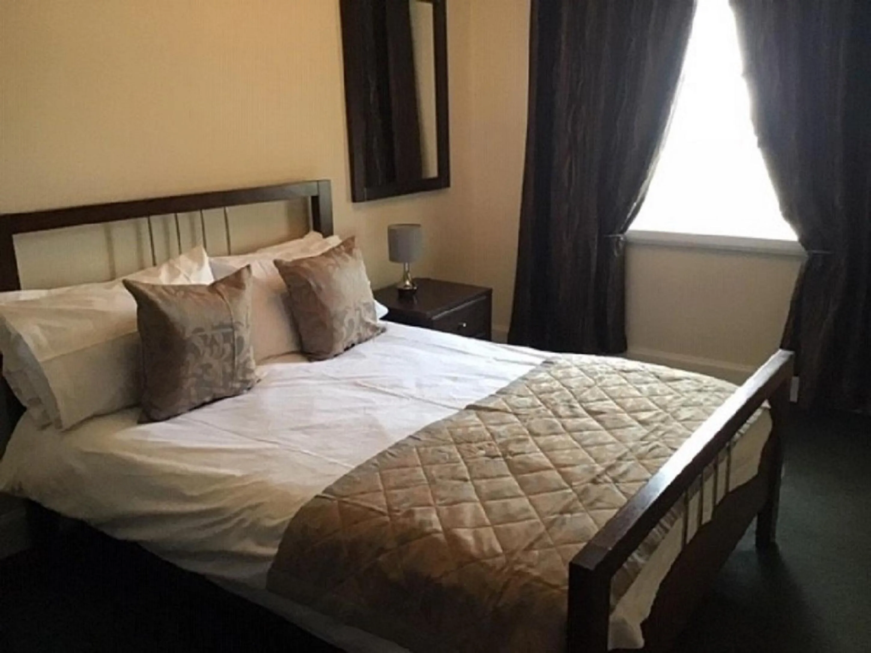 Bedroom, Bed in Belton House Holiday Home