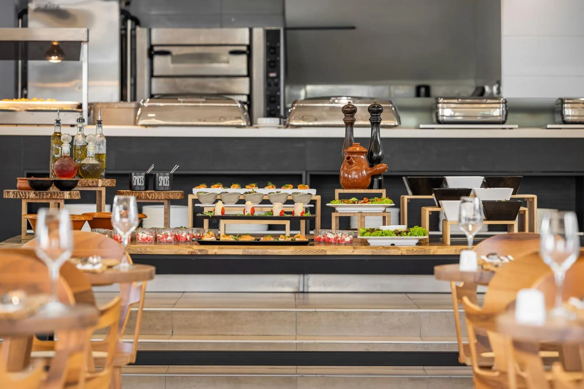 Restaurant/places to eat in Cabana Blu Hotel & Suites