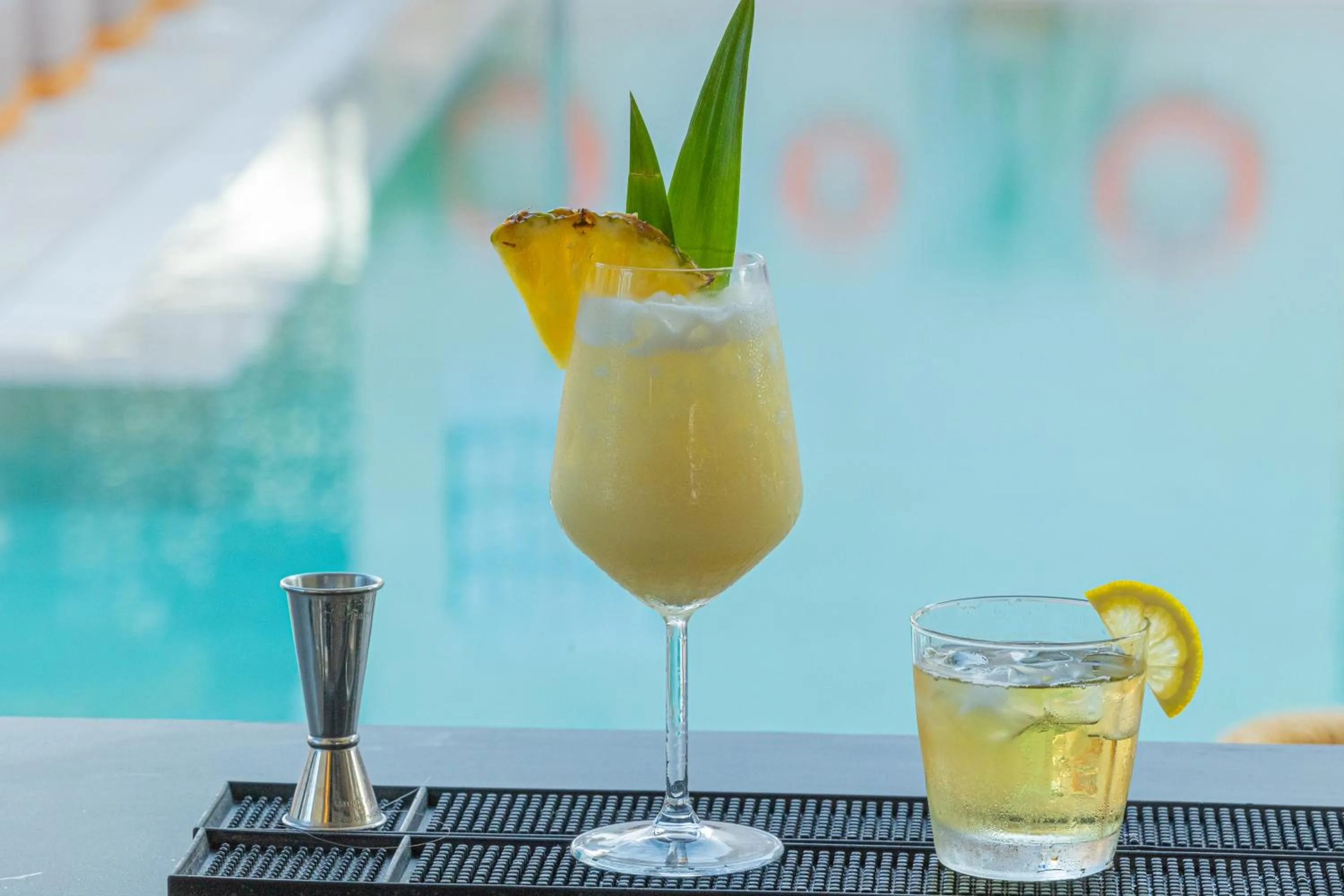 Drinks in Cabana Blu Hotel & Suites