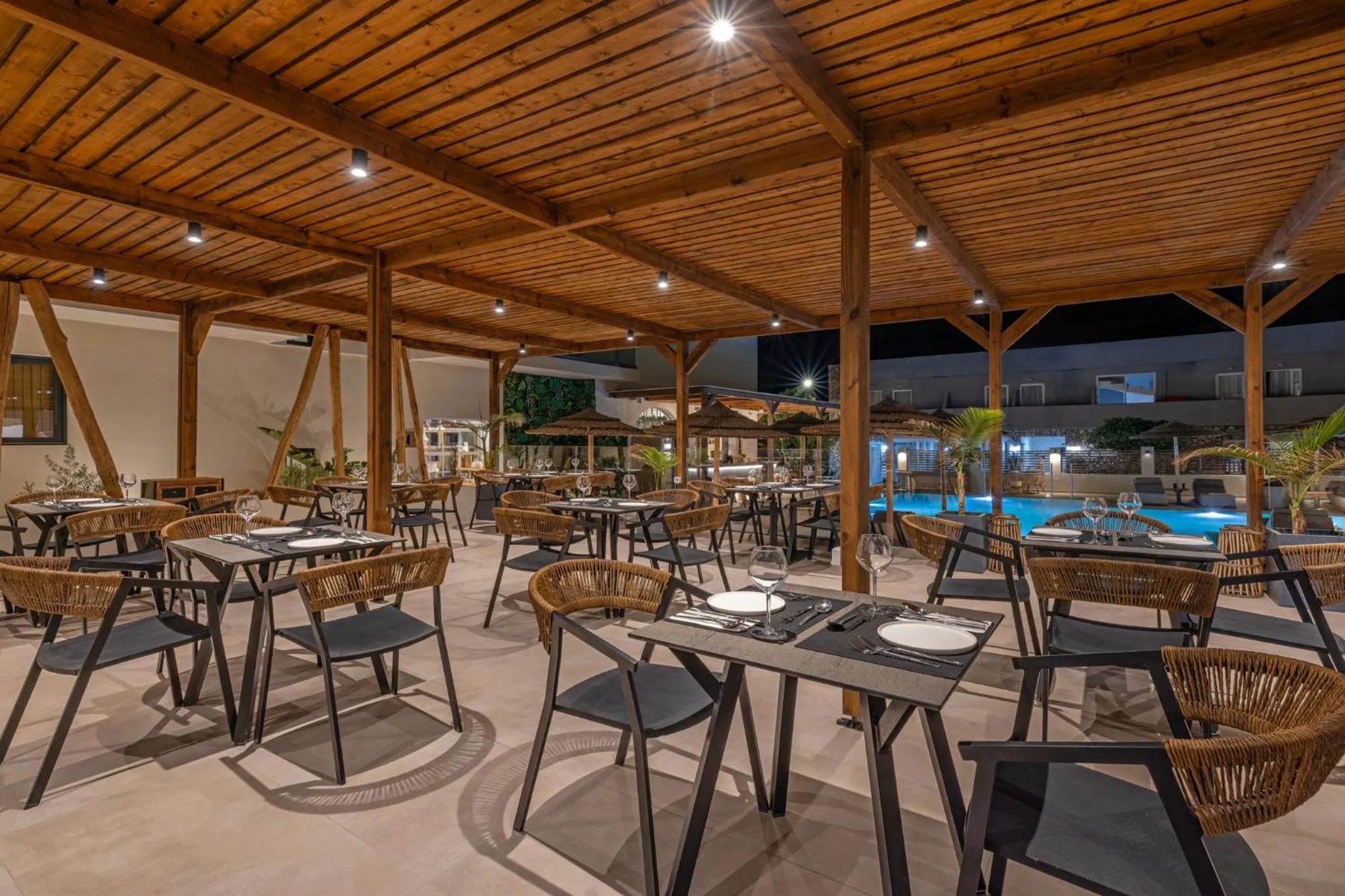Restaurant/places to eat in Cabana Blu Hotel & Suites