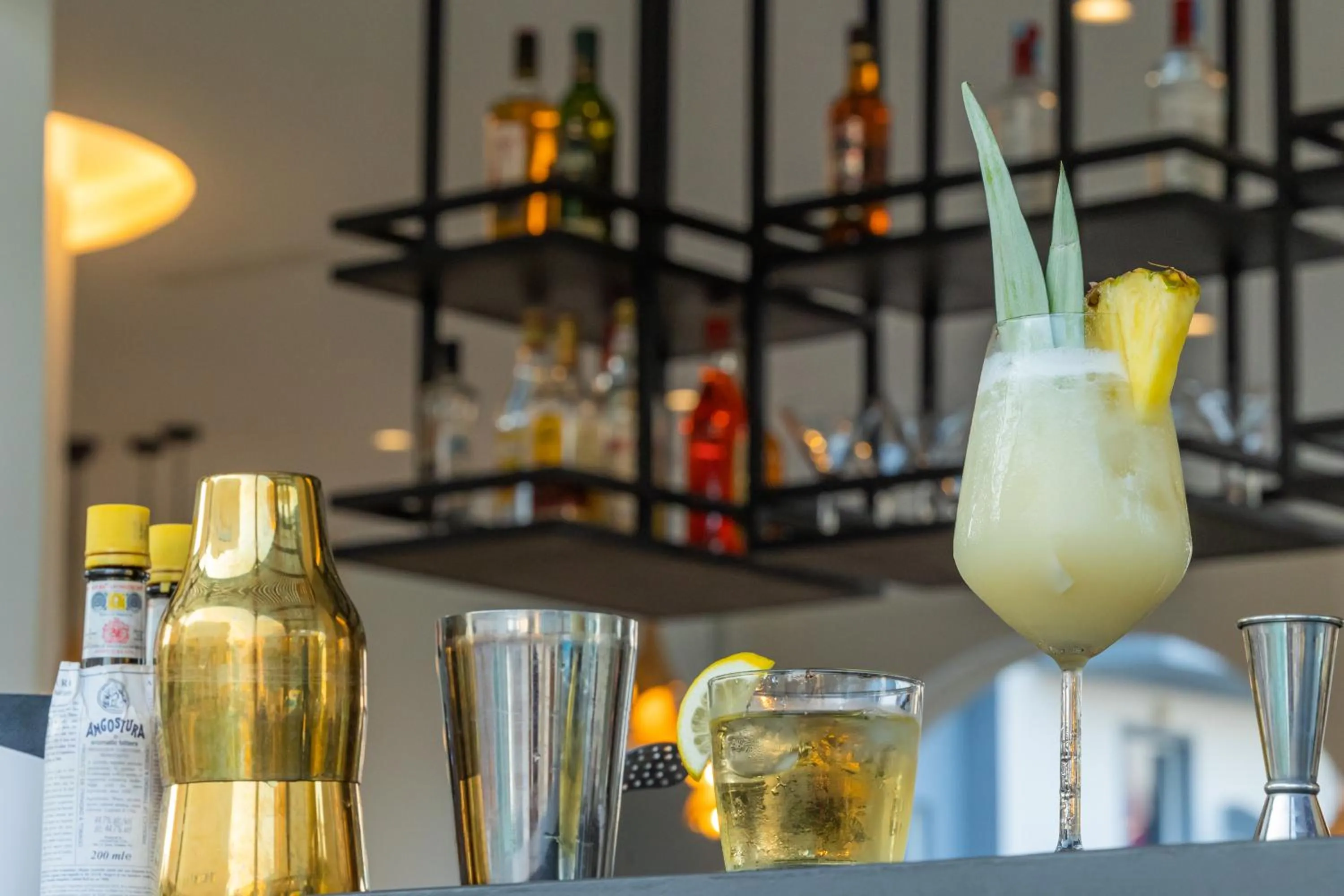 Lounge or bar in Cabana Blu Hotel & Suites