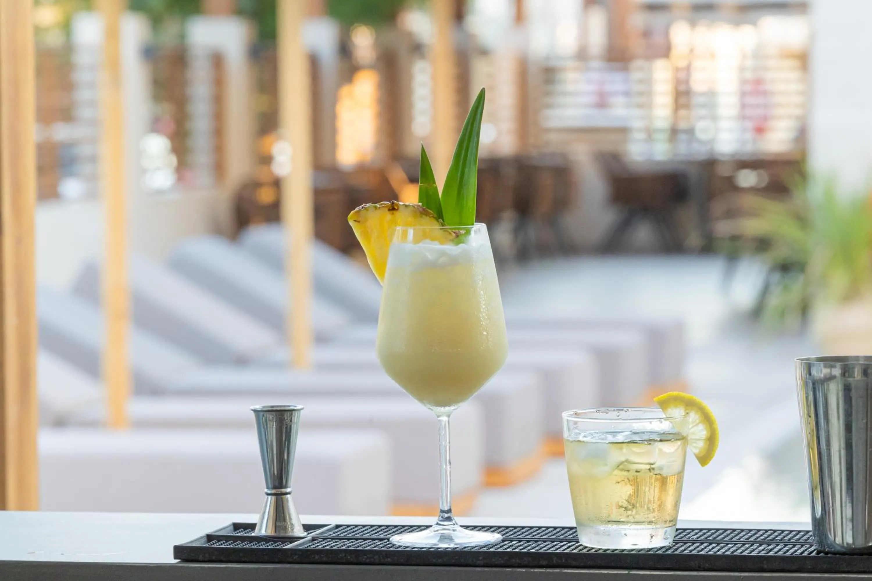 Drinks in Cabana Blu Hotel & Suites
