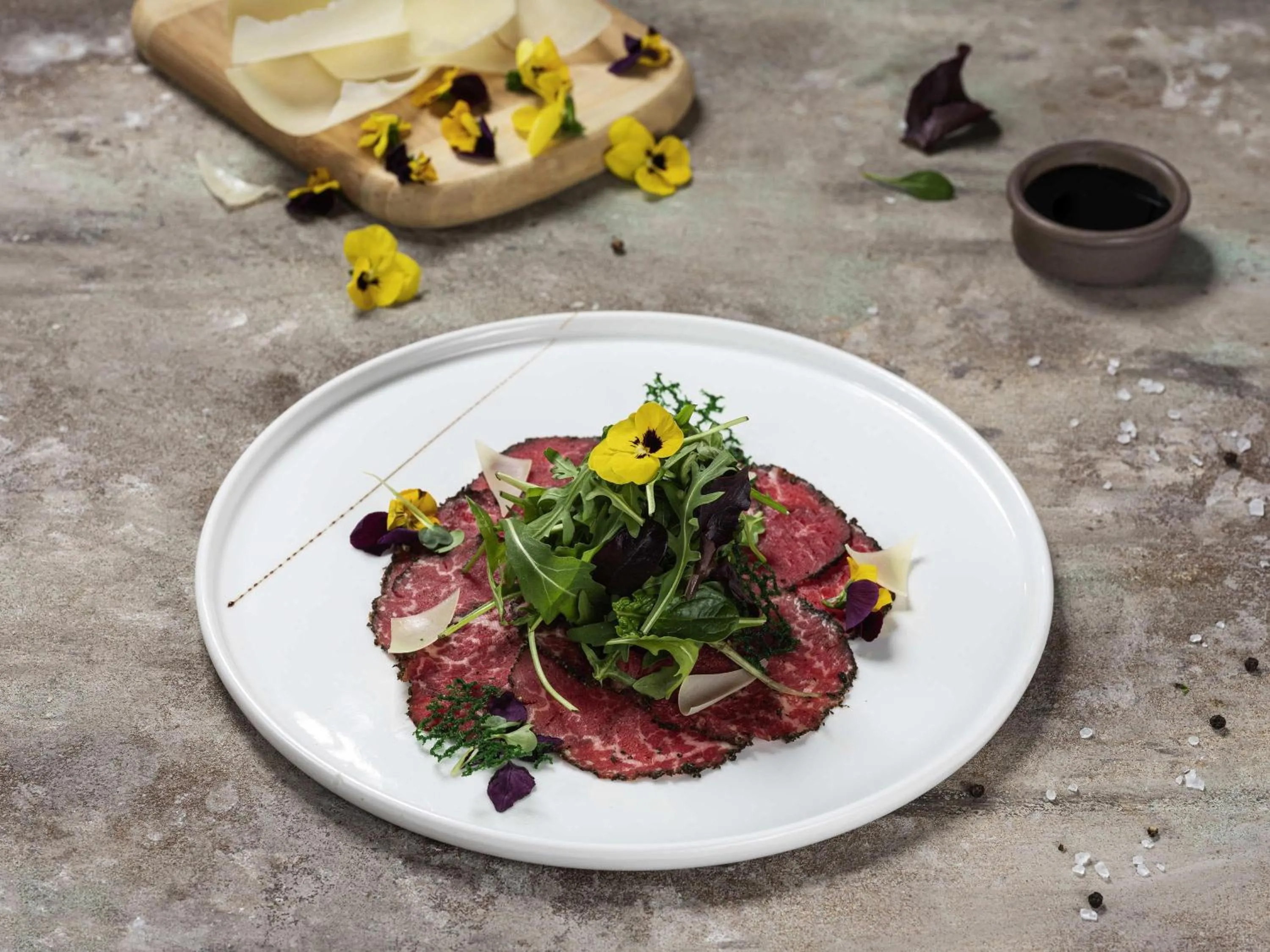 Restaurant/places to eat in Movenpick Hotel and Residences Riyadh