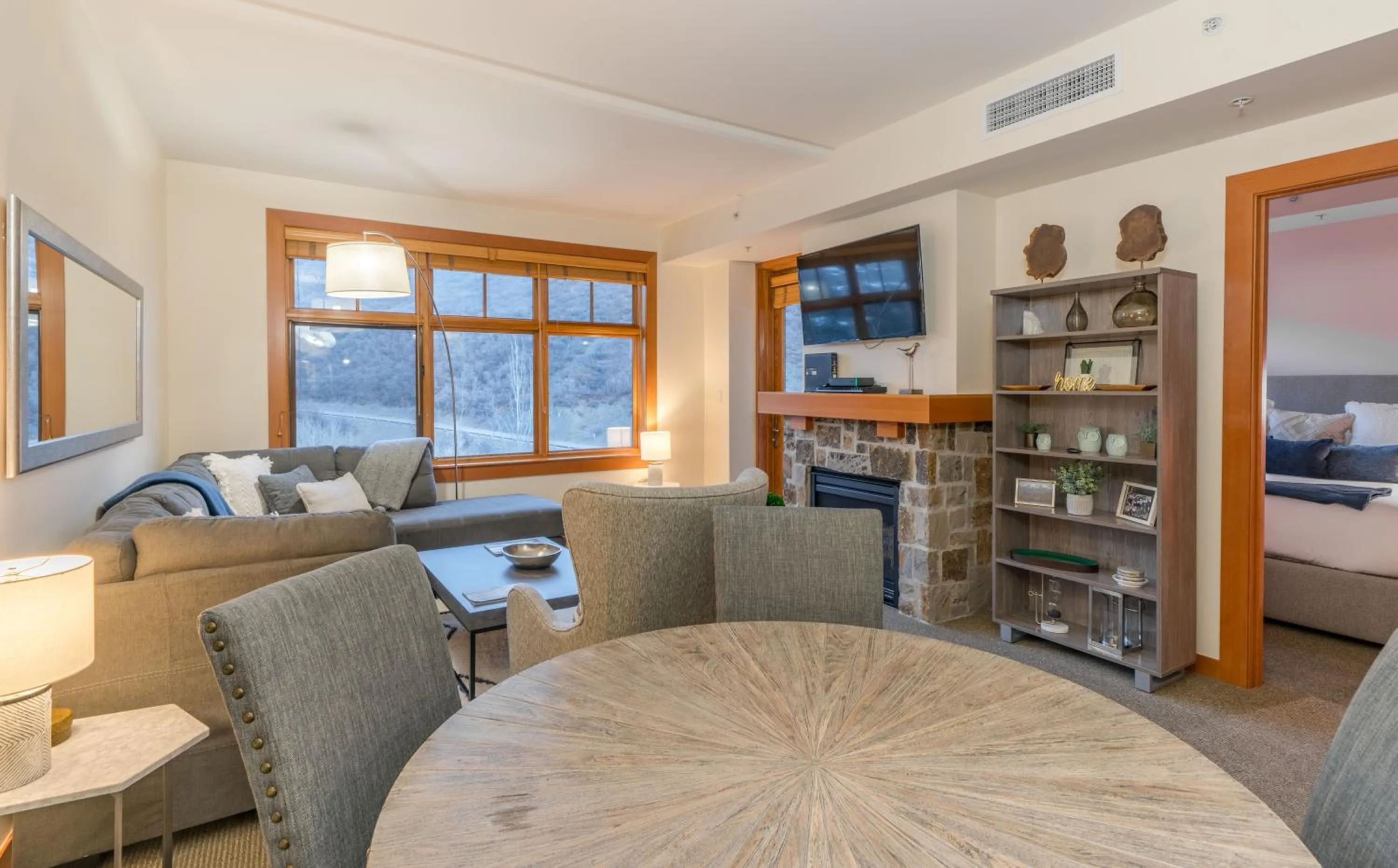 Living room, Seating Area in Capitol Peak Lodge, a Destination by Hyatt Residence