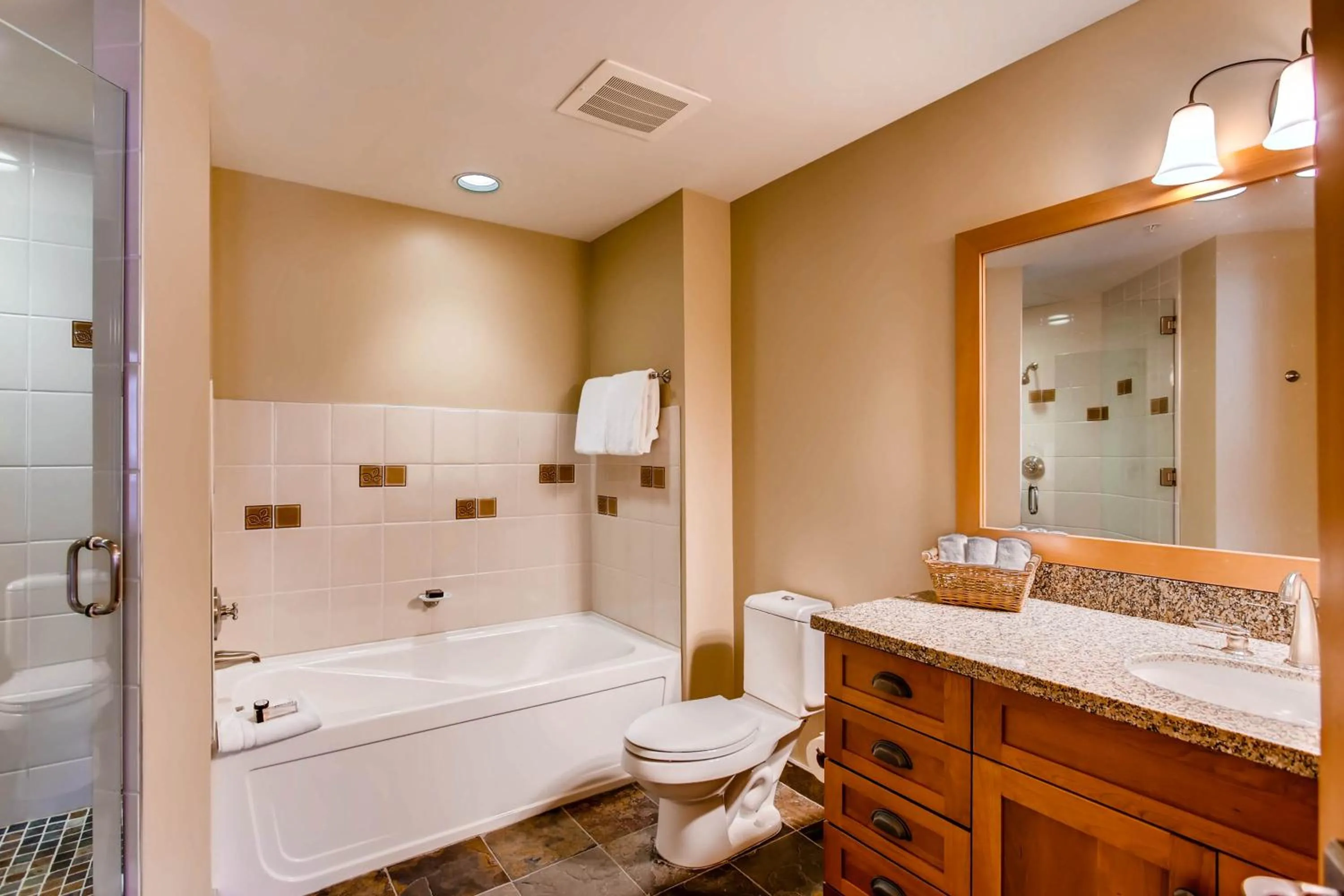Bathroom in Capitol Peak Lodge, a Destination by Hyatt Residence