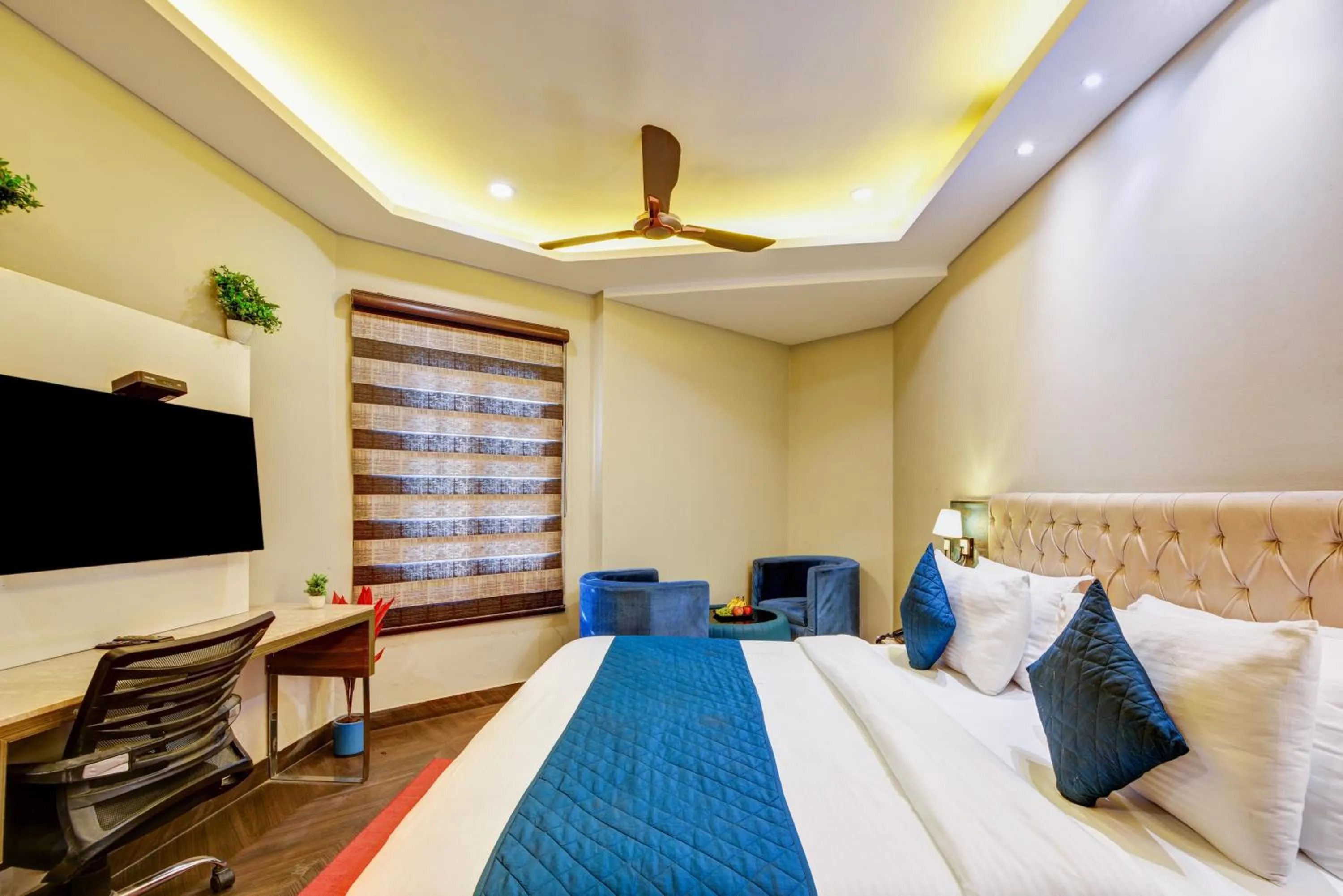 Bedroom, Bed in The IVY Grand Hotel - 5 Minutes from Connaught Place and New Delhi Railway Station With Free Secured Parking