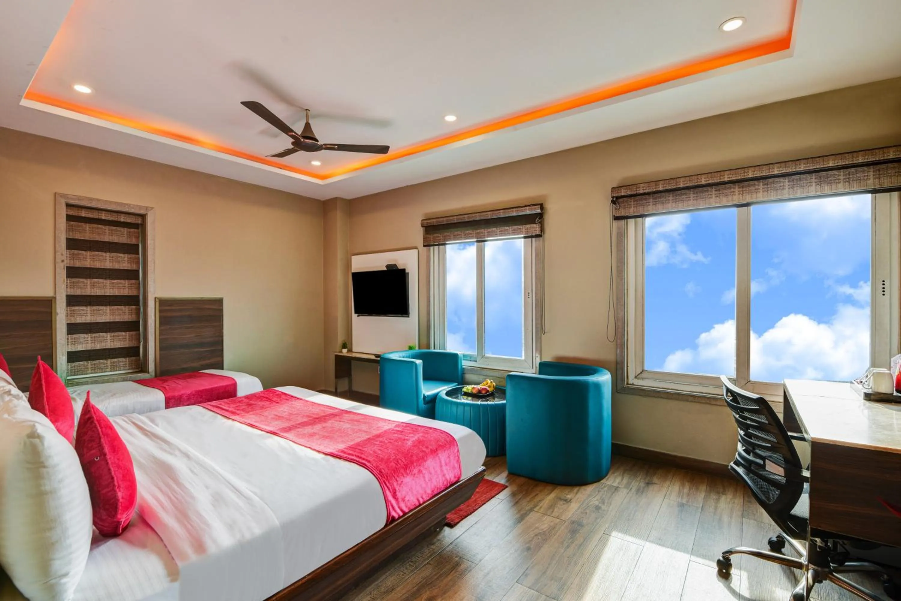 Bed in The IVY Grand Hotel - 5 Minutes from Connaught Place and New Delhi Railway Station With Free Secured Parking