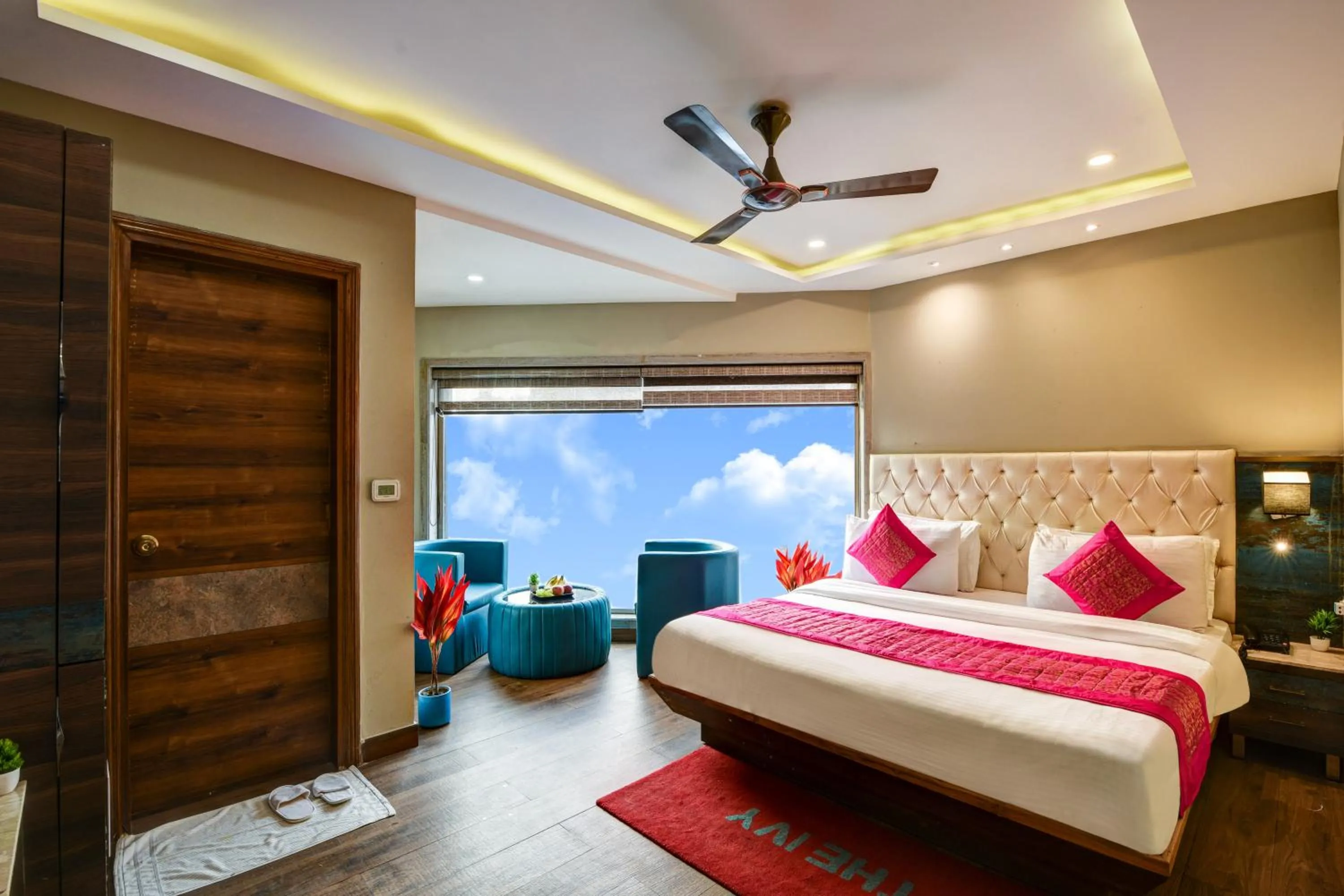 Bed in The IVY Grand Hotel - 5 Minutes from Connaught Place and New Delhi Railway Station With Free Secured Parking