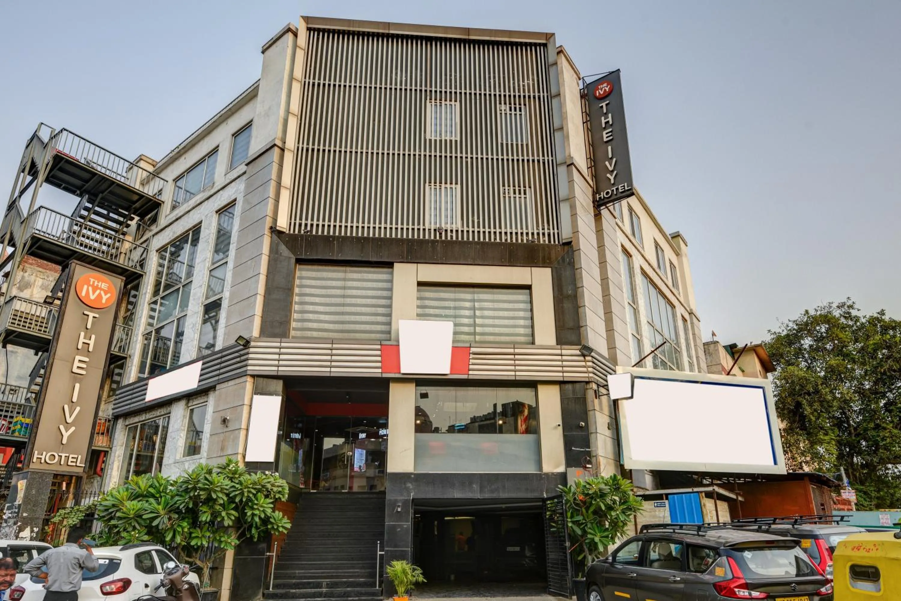 Property building in The IVY Grand Hotel - 5 Minutes from Connaught Place and New Delhi Railway Station With Free Secured Parking