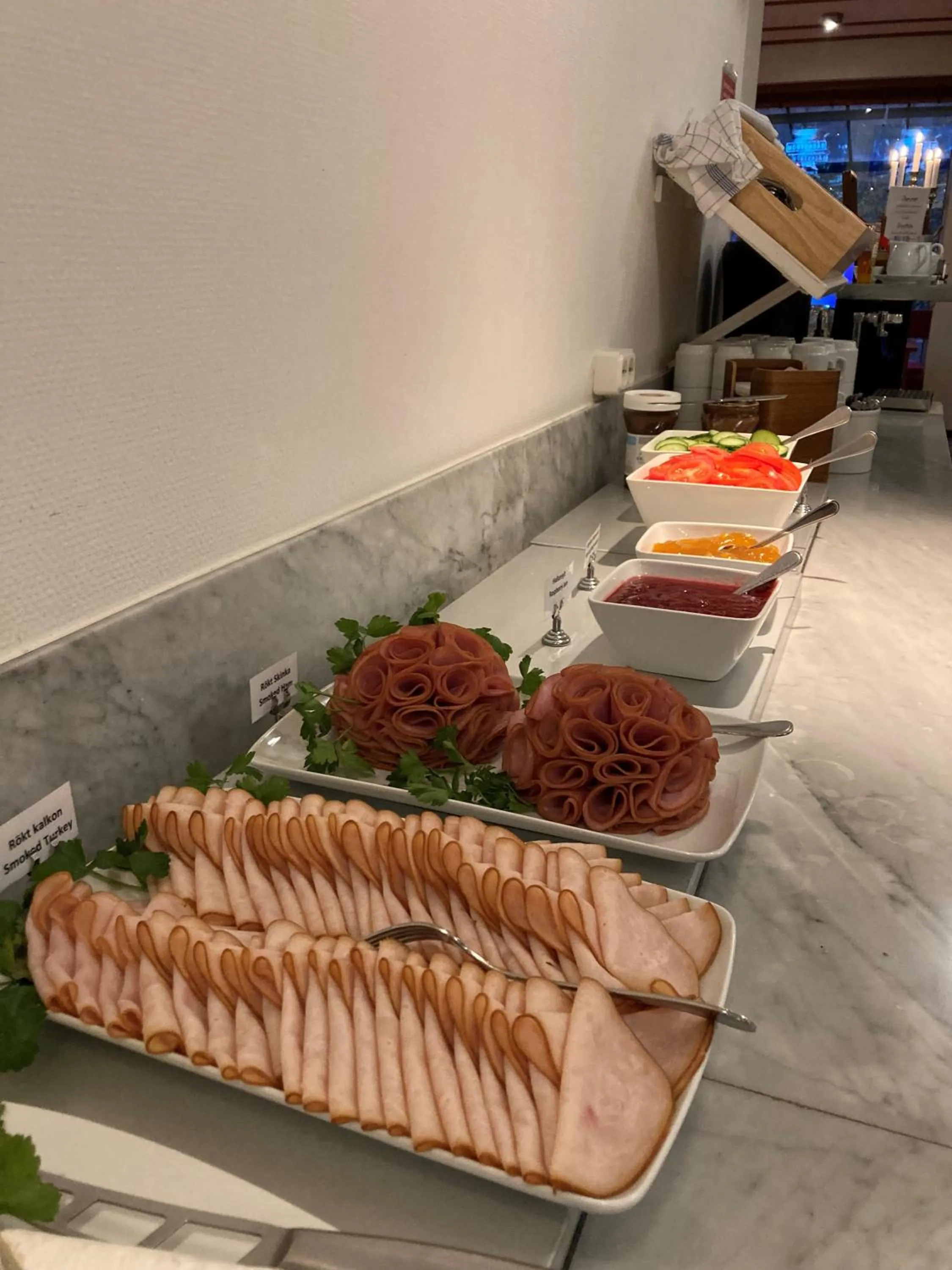 Buffet breakfast in Place Lund