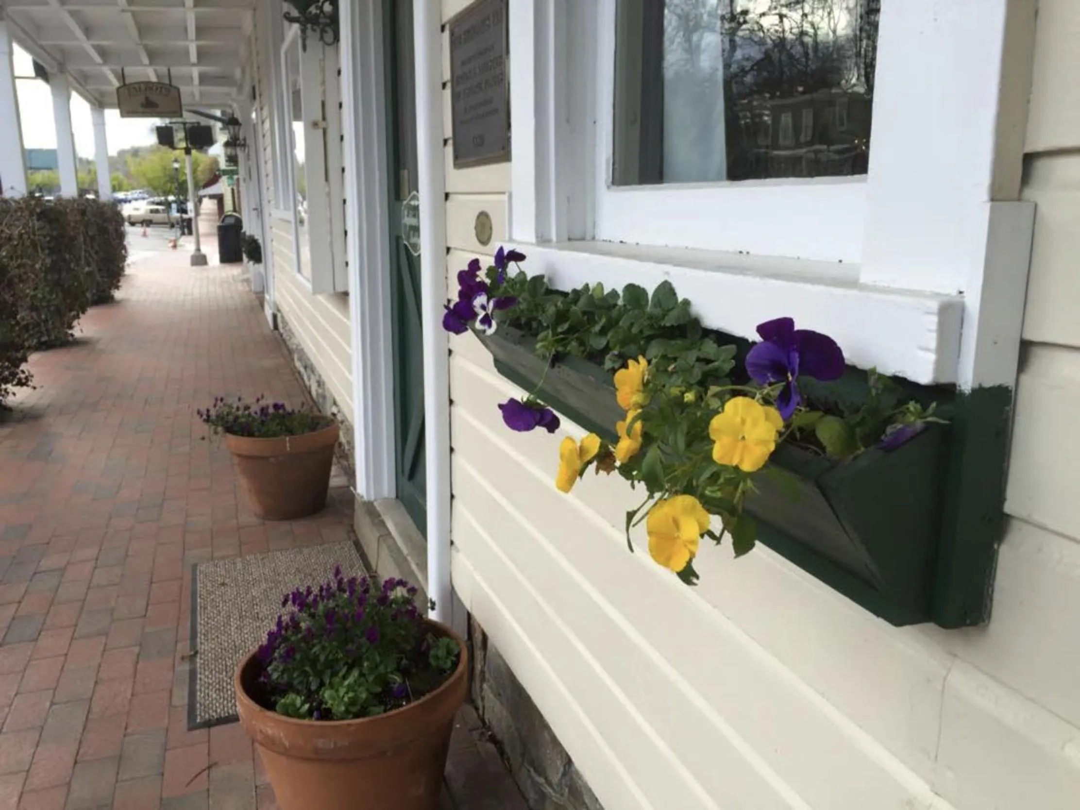 Street view in Highlands Inn