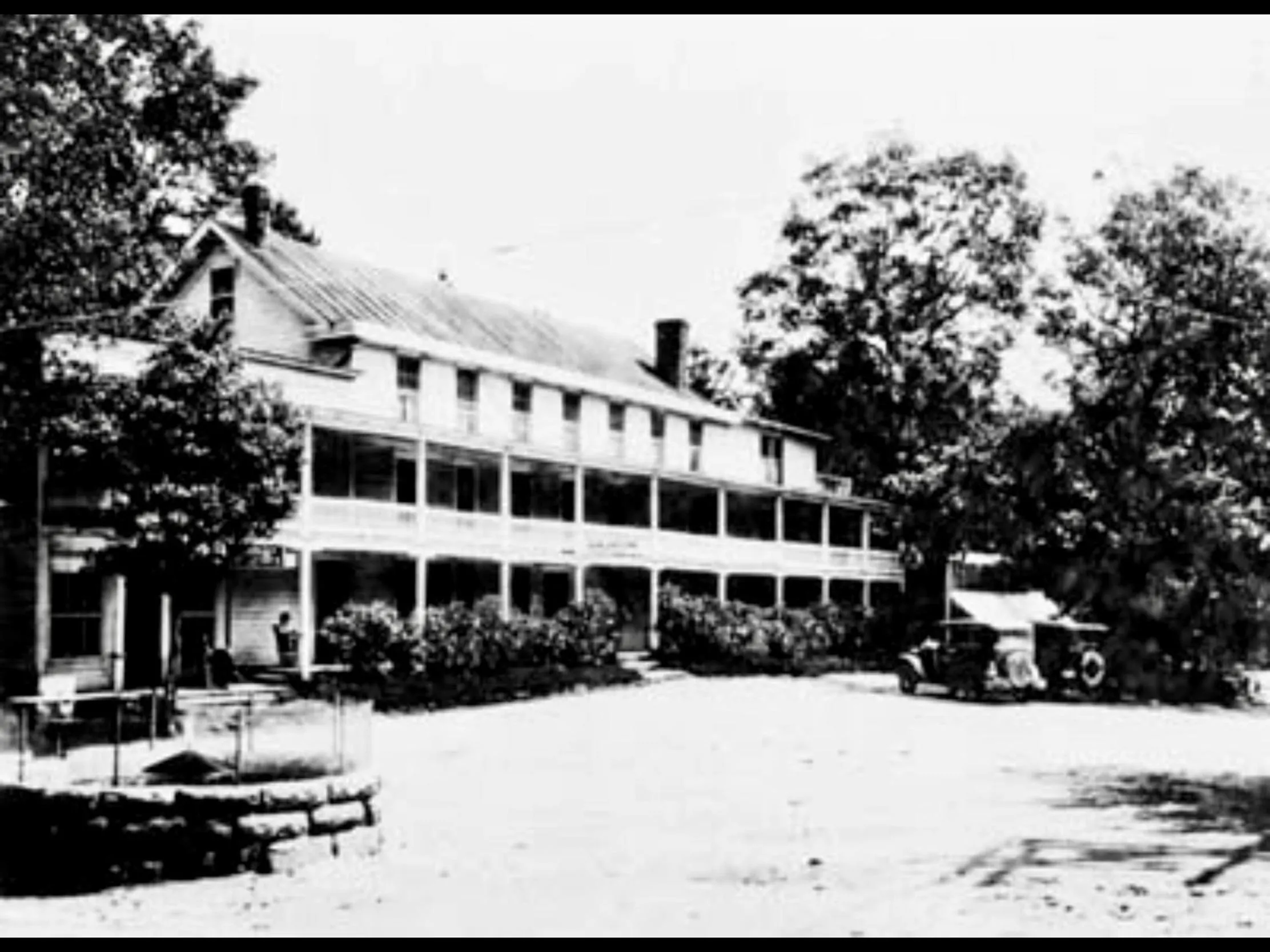 Facade/entrance in Highlands Inn