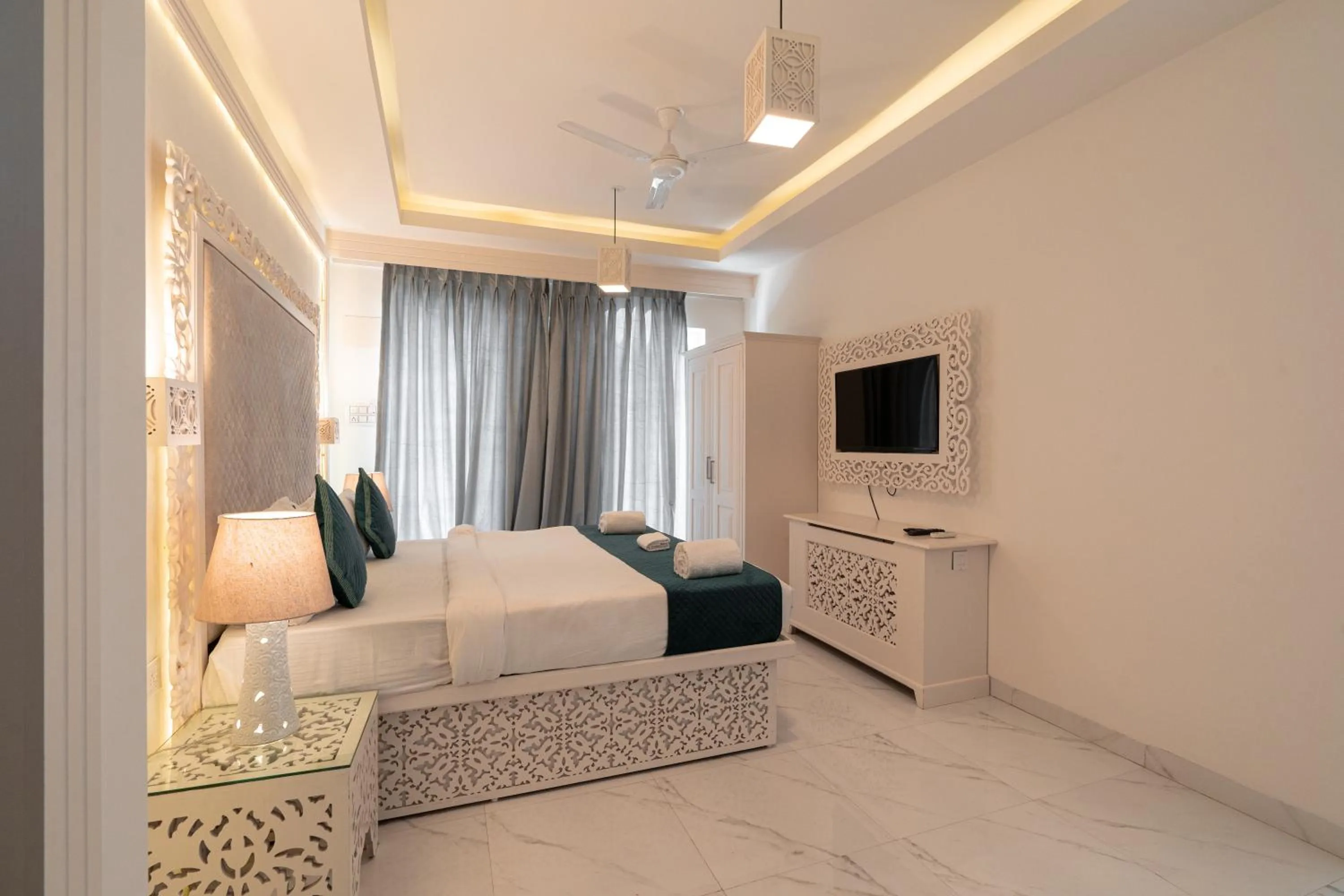 TV and multimedia in Lillywoods Zac Beach Resort, Calangute