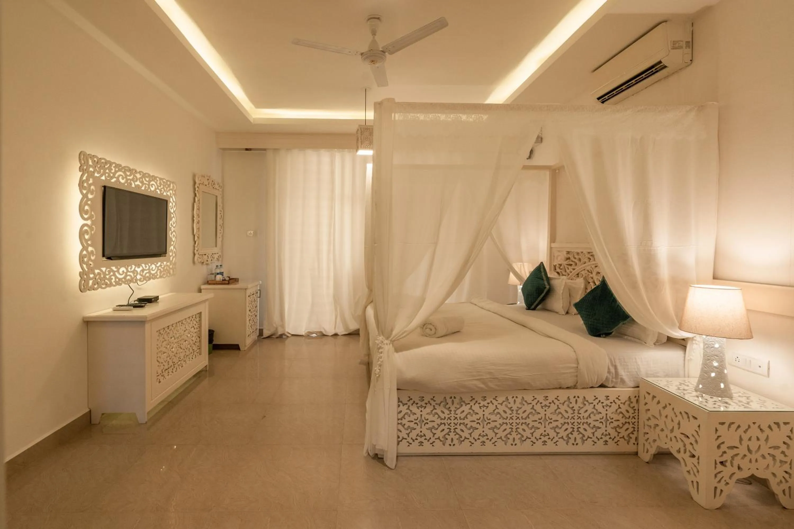 Photo of the whole room in Lillywoods Zac Beach Resort, Calangute