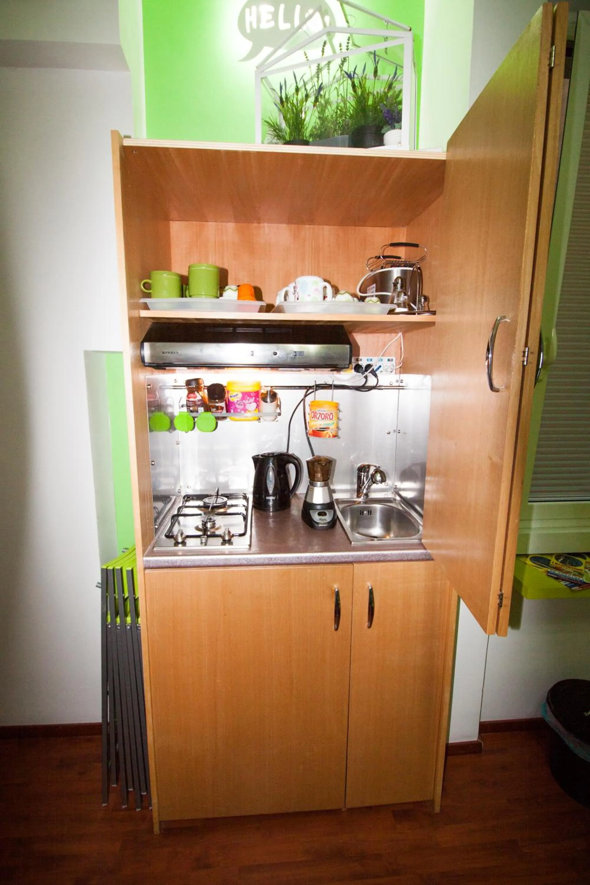 Coffee/tea facilities in Green Line