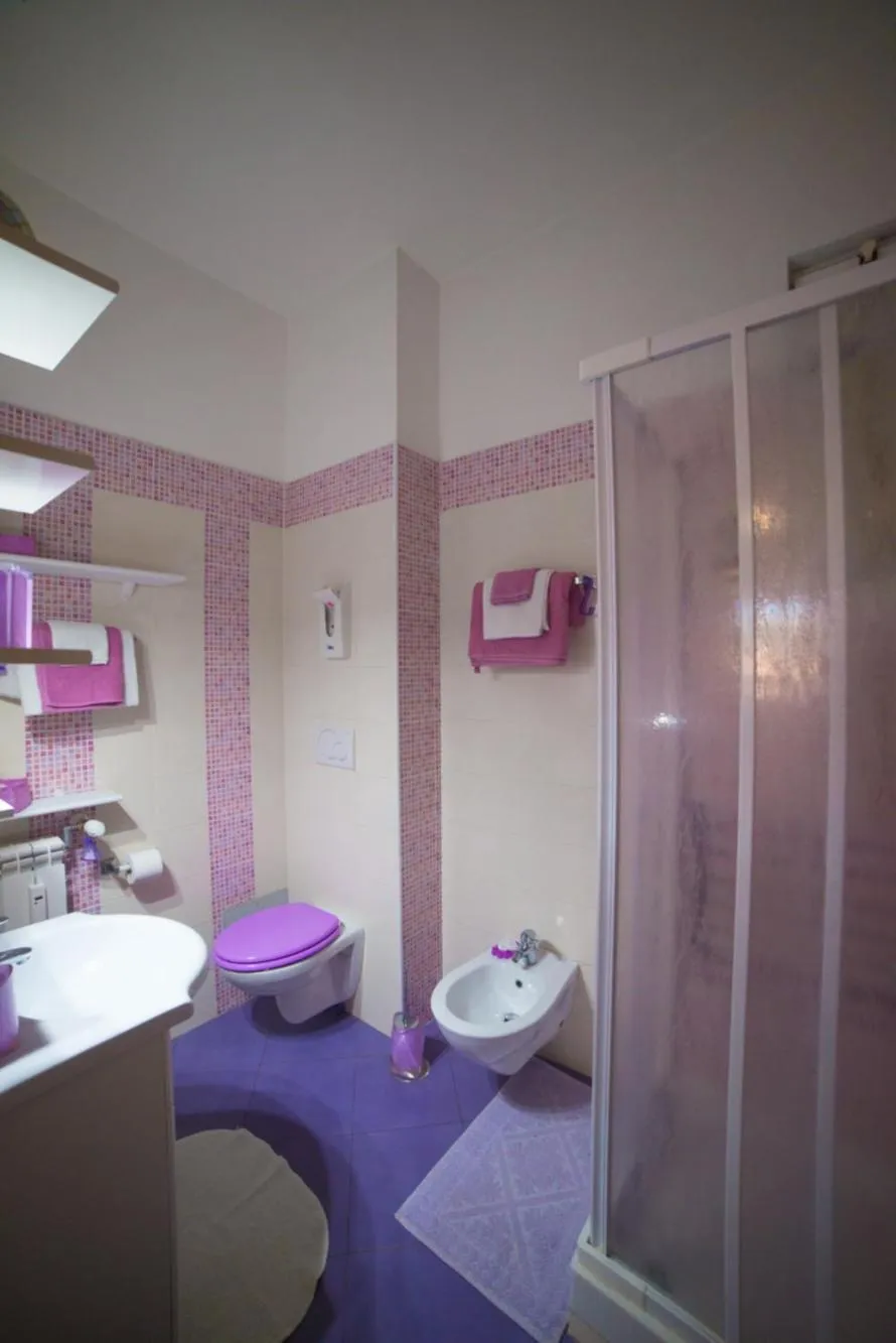 Bathroom in Green Line