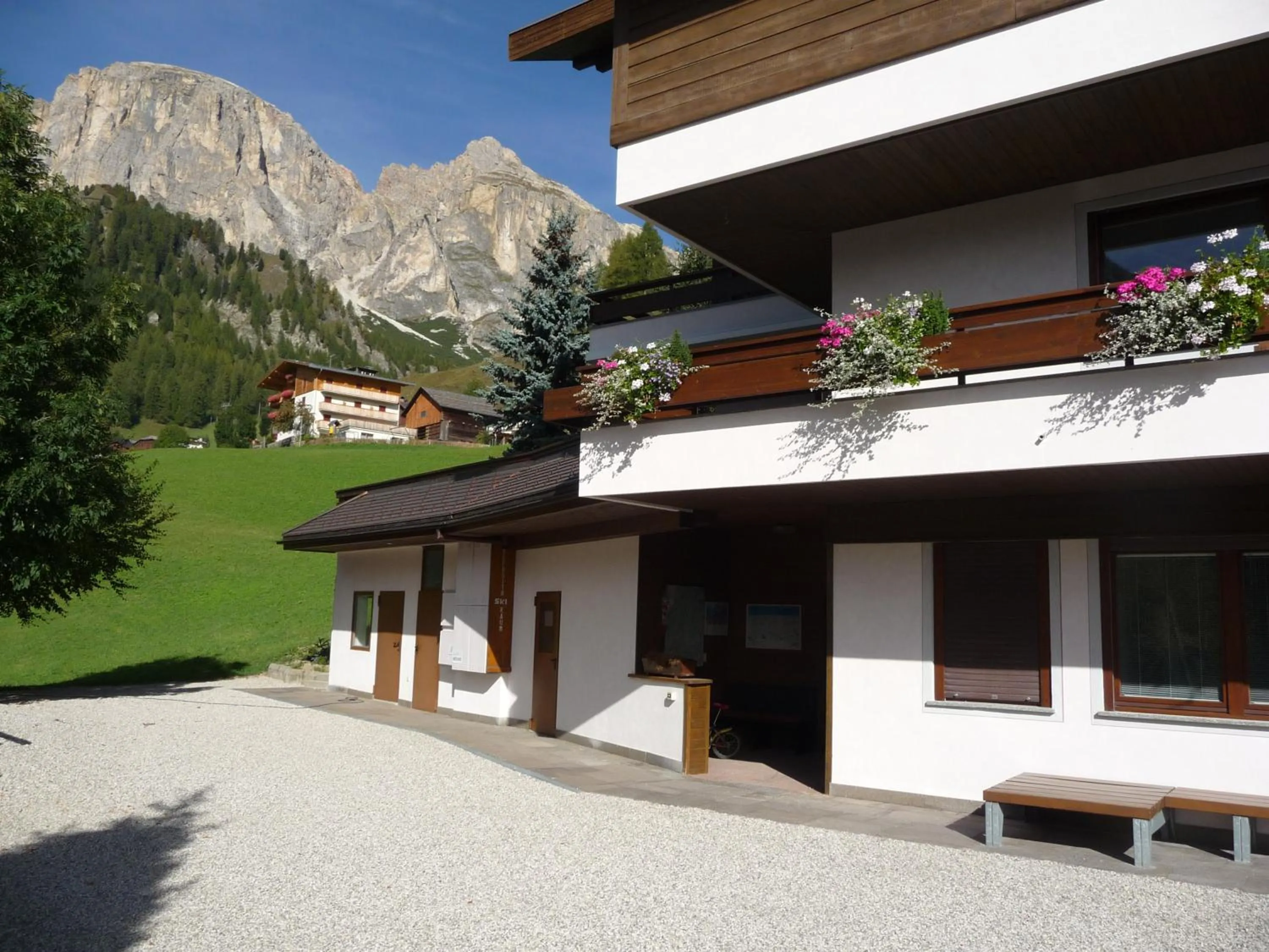Facade/entrance in Apartments Residence Alta Badia