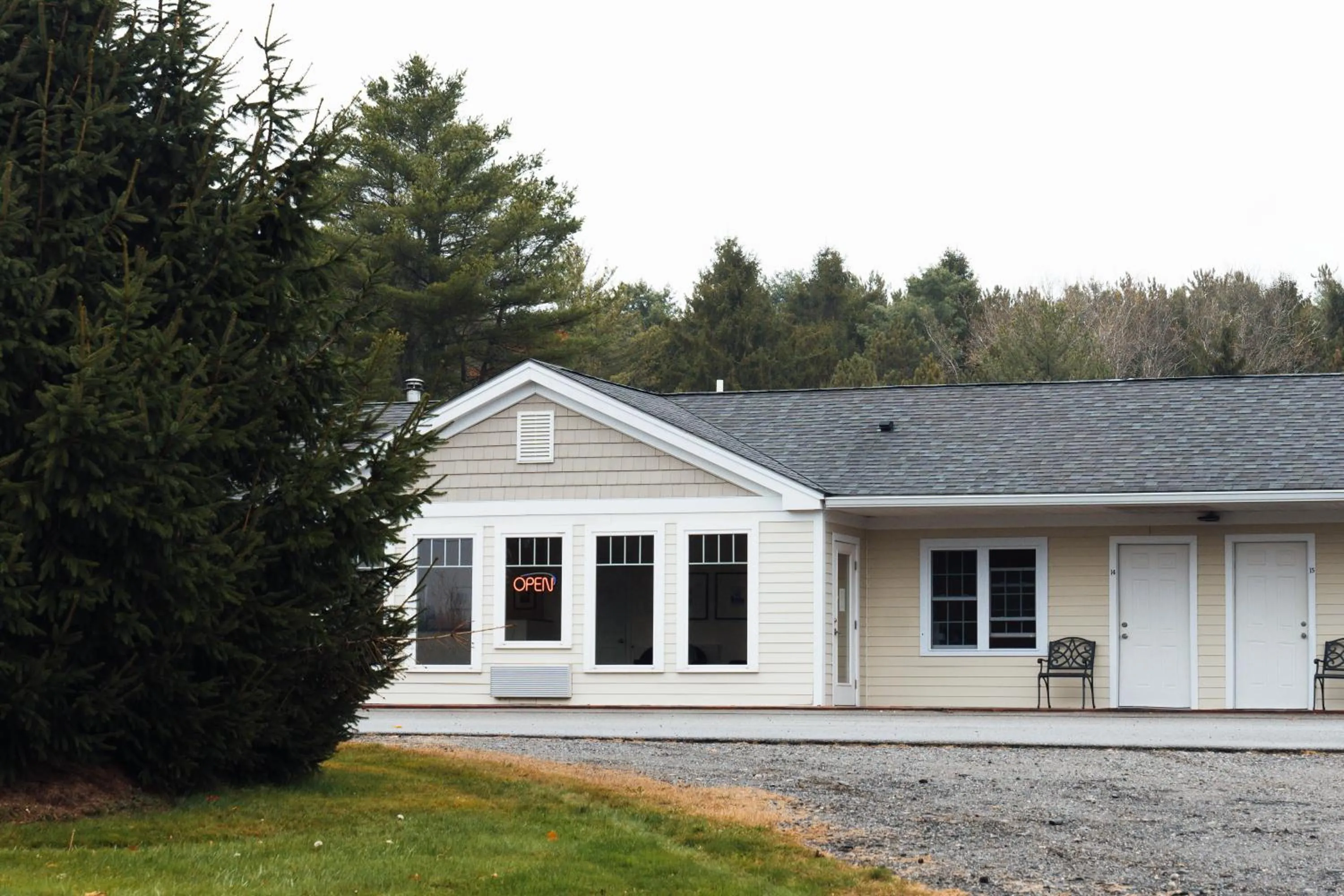 Property building in Yankee Clipper Motel