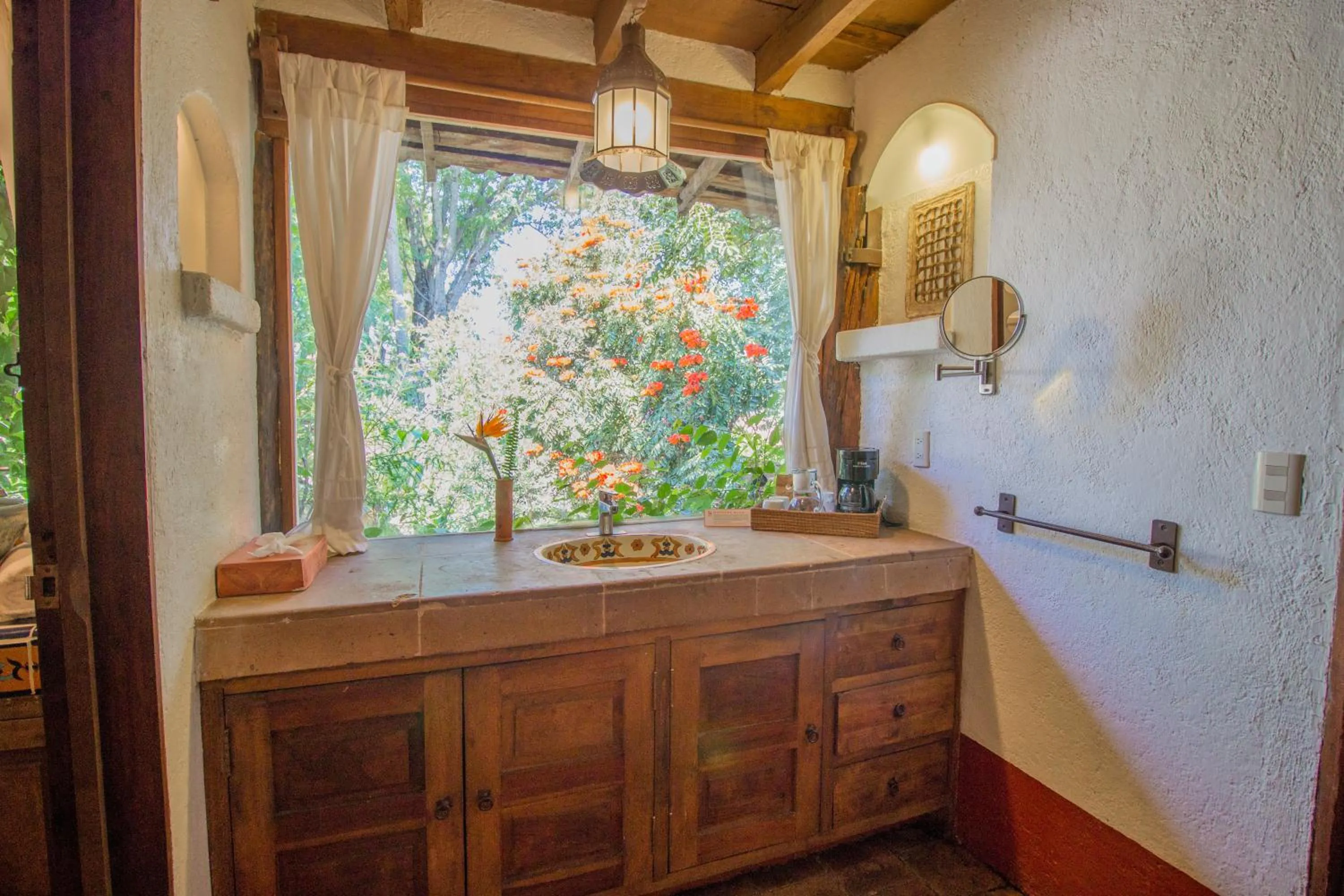 Toilet in Mesón De Leyendas Breakfast & Downtown