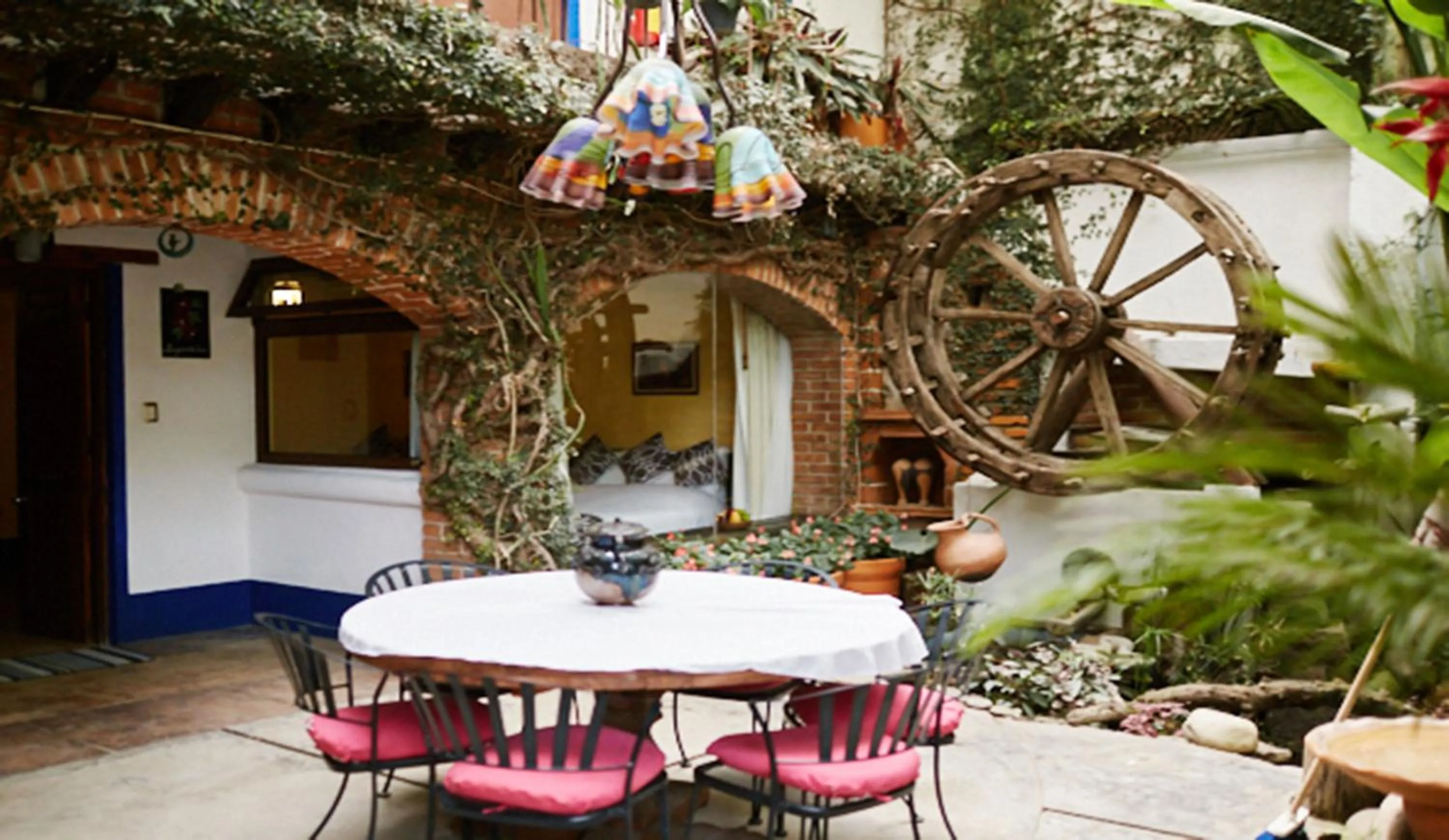 Patio in Mesón De Leyendas Breakfast & Downtown