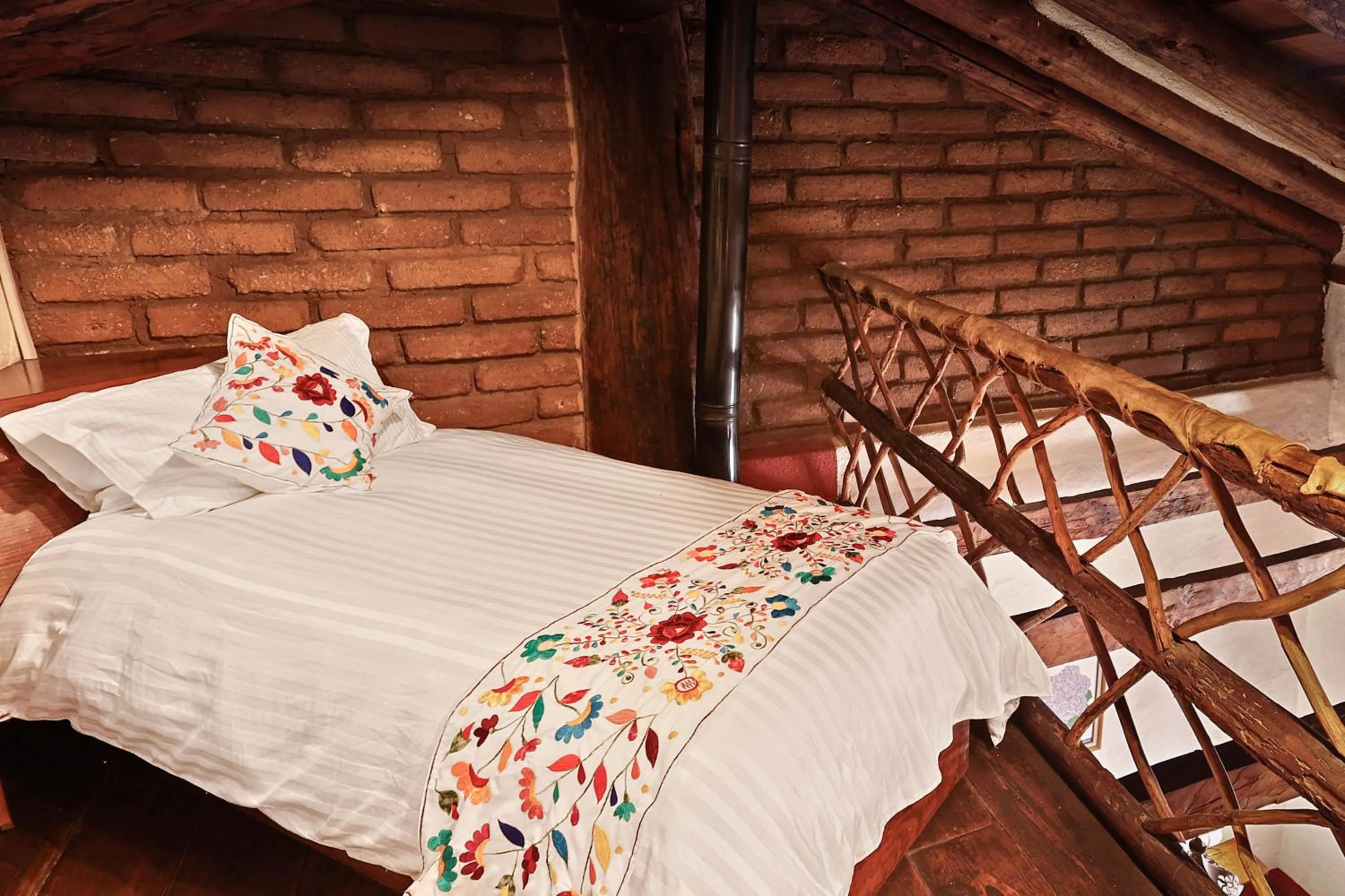 Bed in Mesón De Leyendas Breakfast & Downtown