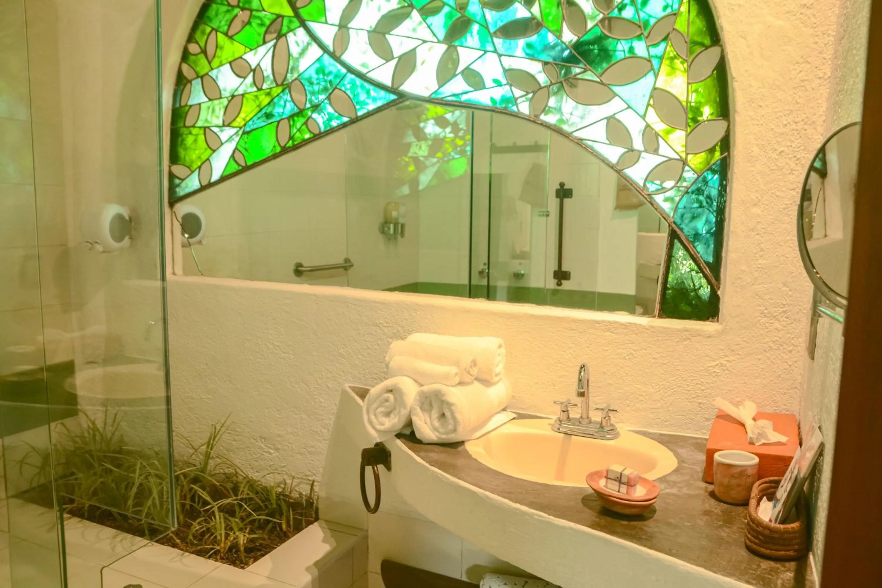 Toilet in Mesón De Leyendas Breakfast & Downtown