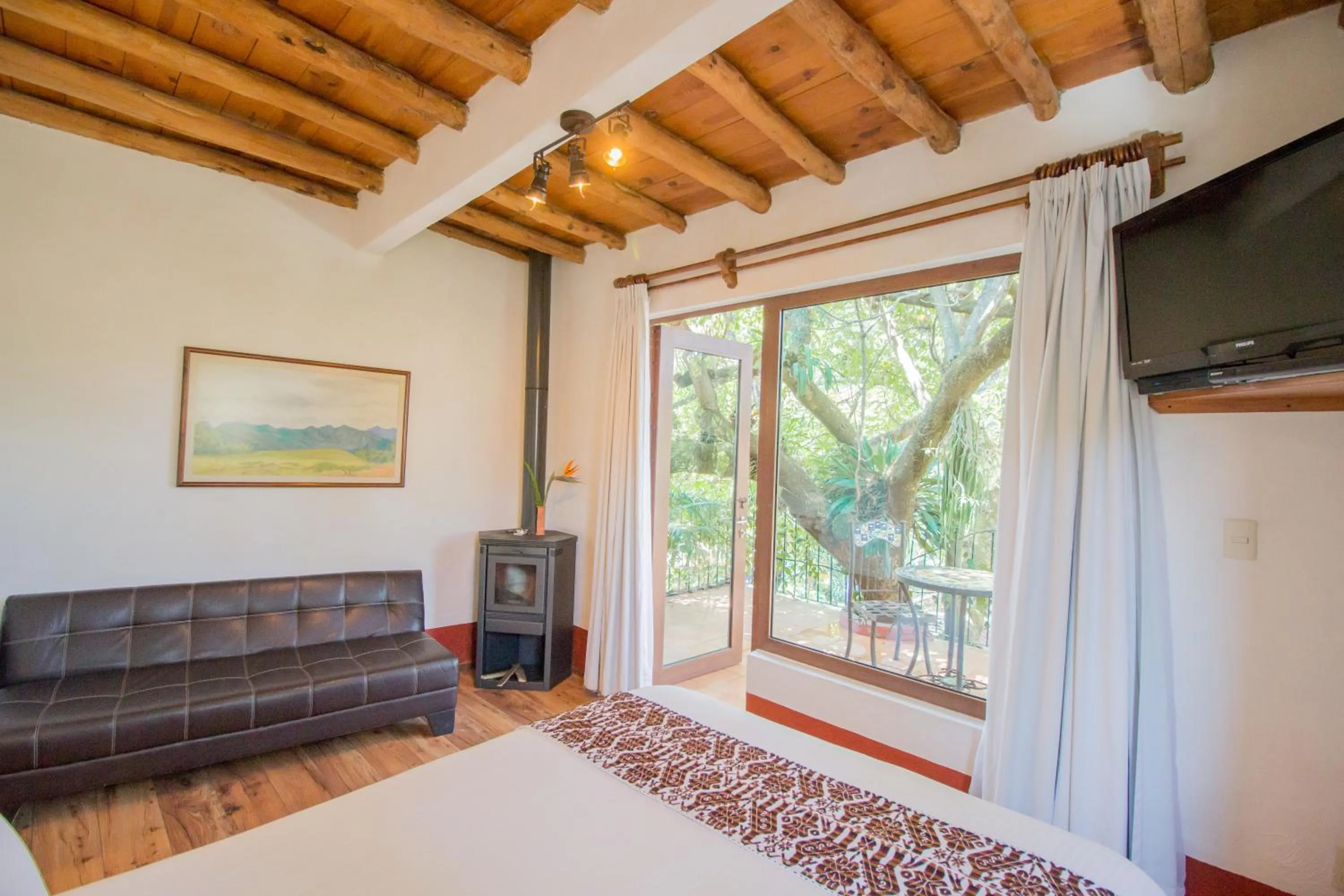 Garden, Bed in Mesón De Leyendas Breakfast & Downtown