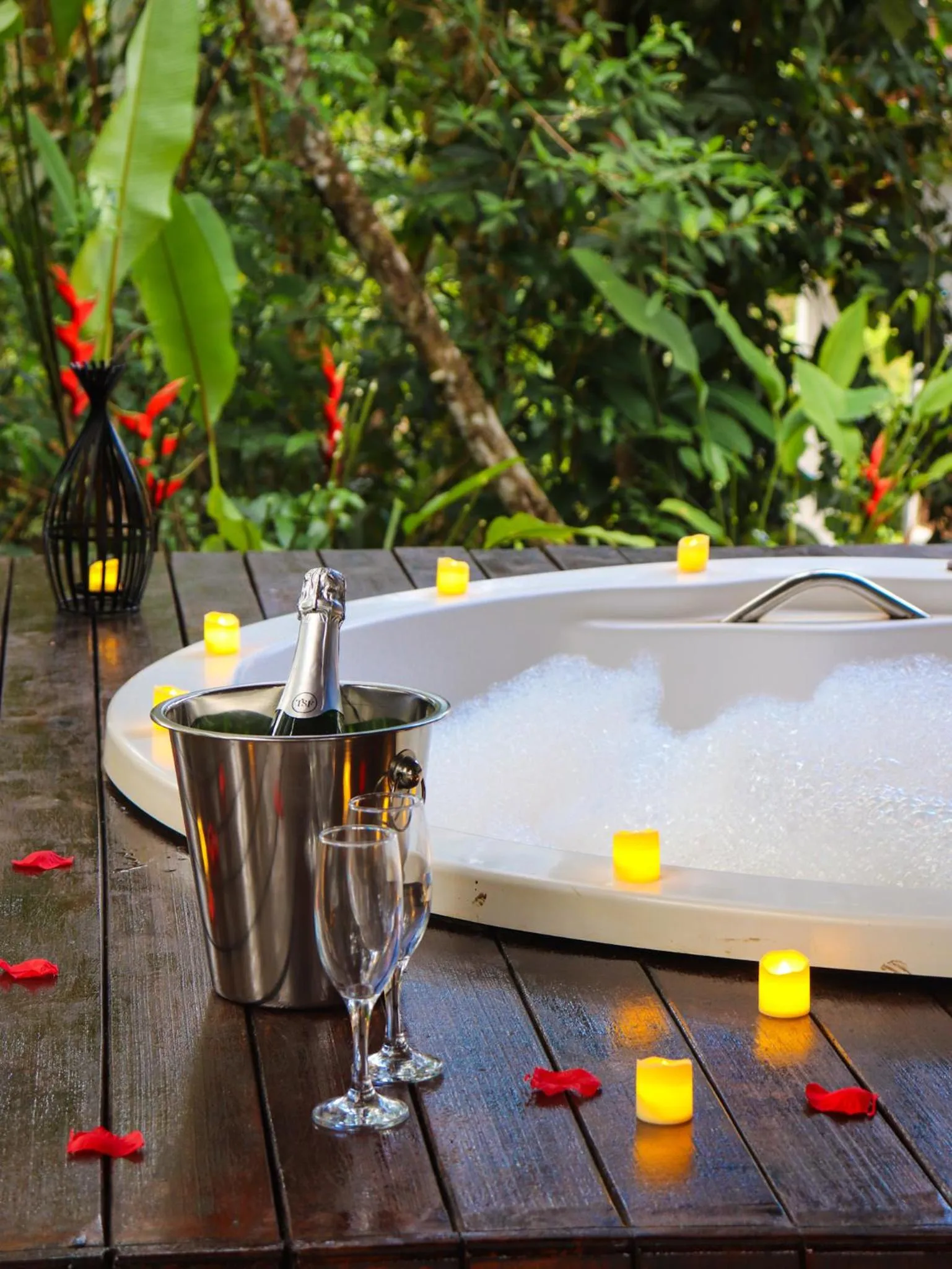 Open Air Bath in Chalés Pura Vida