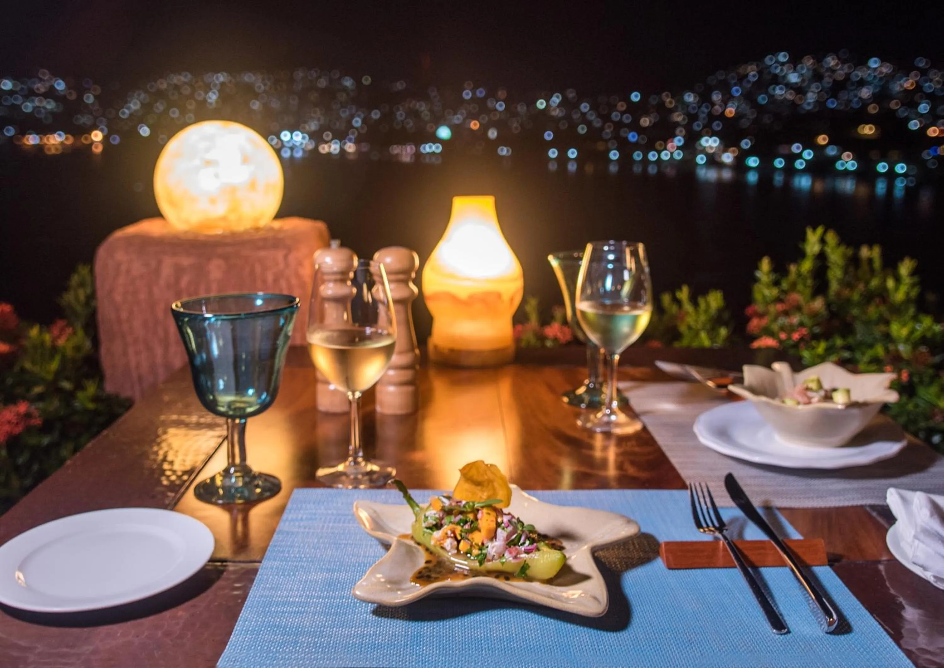 Dinner in La Casa Que Canta