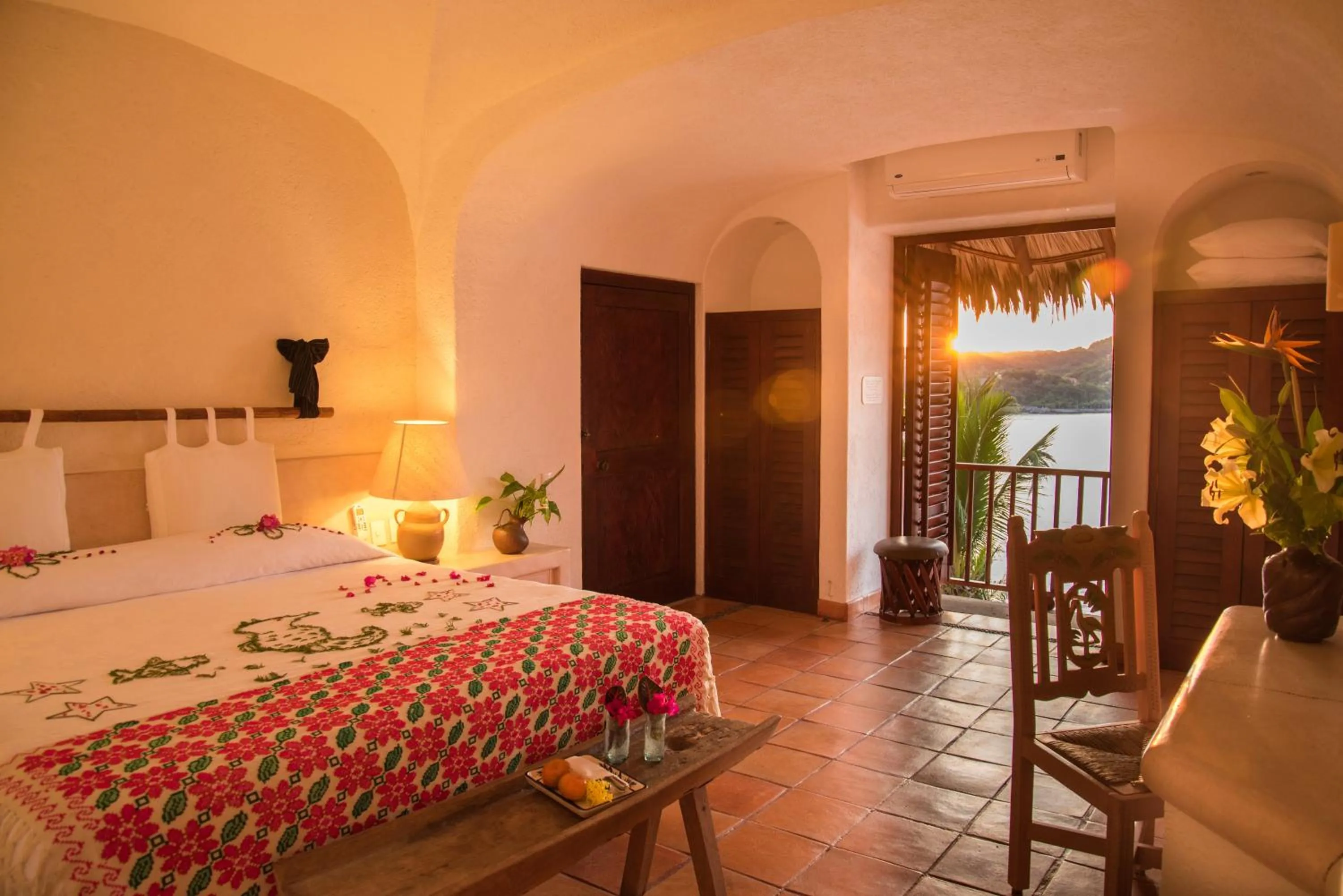 Photo of the whole room, Bed in La Casa Que Canta