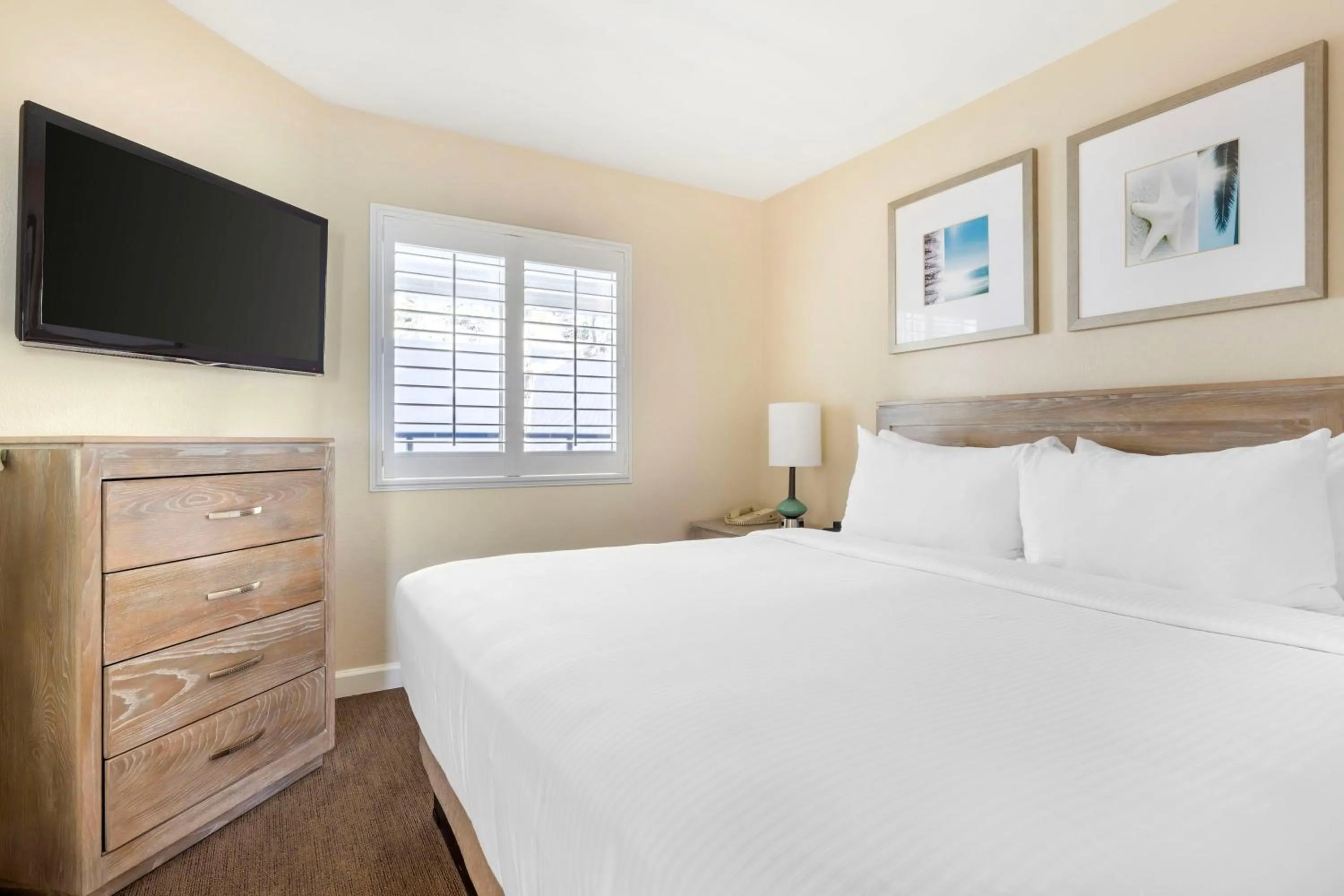 Bed in Hilton Vacation Club Riviera Beach & Shores