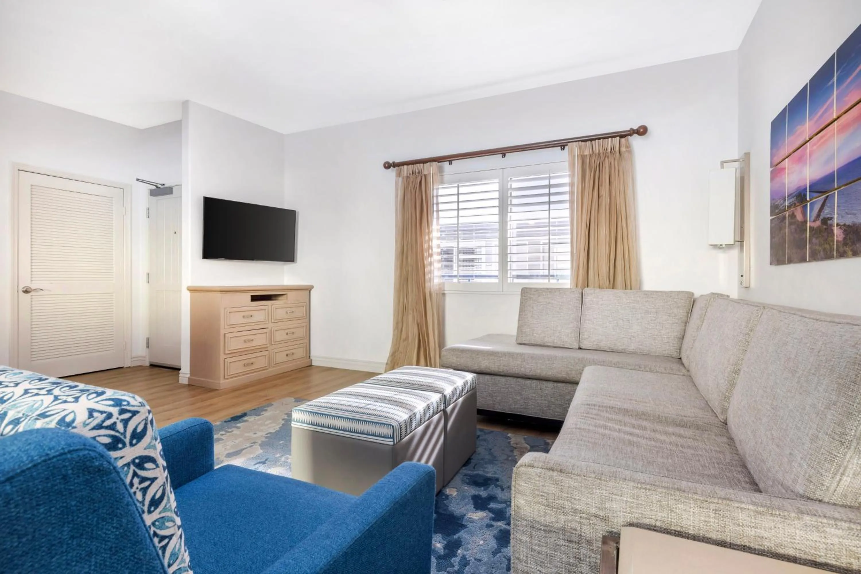 Living room in Hilton Vacation Club Riviera Beach & Shores