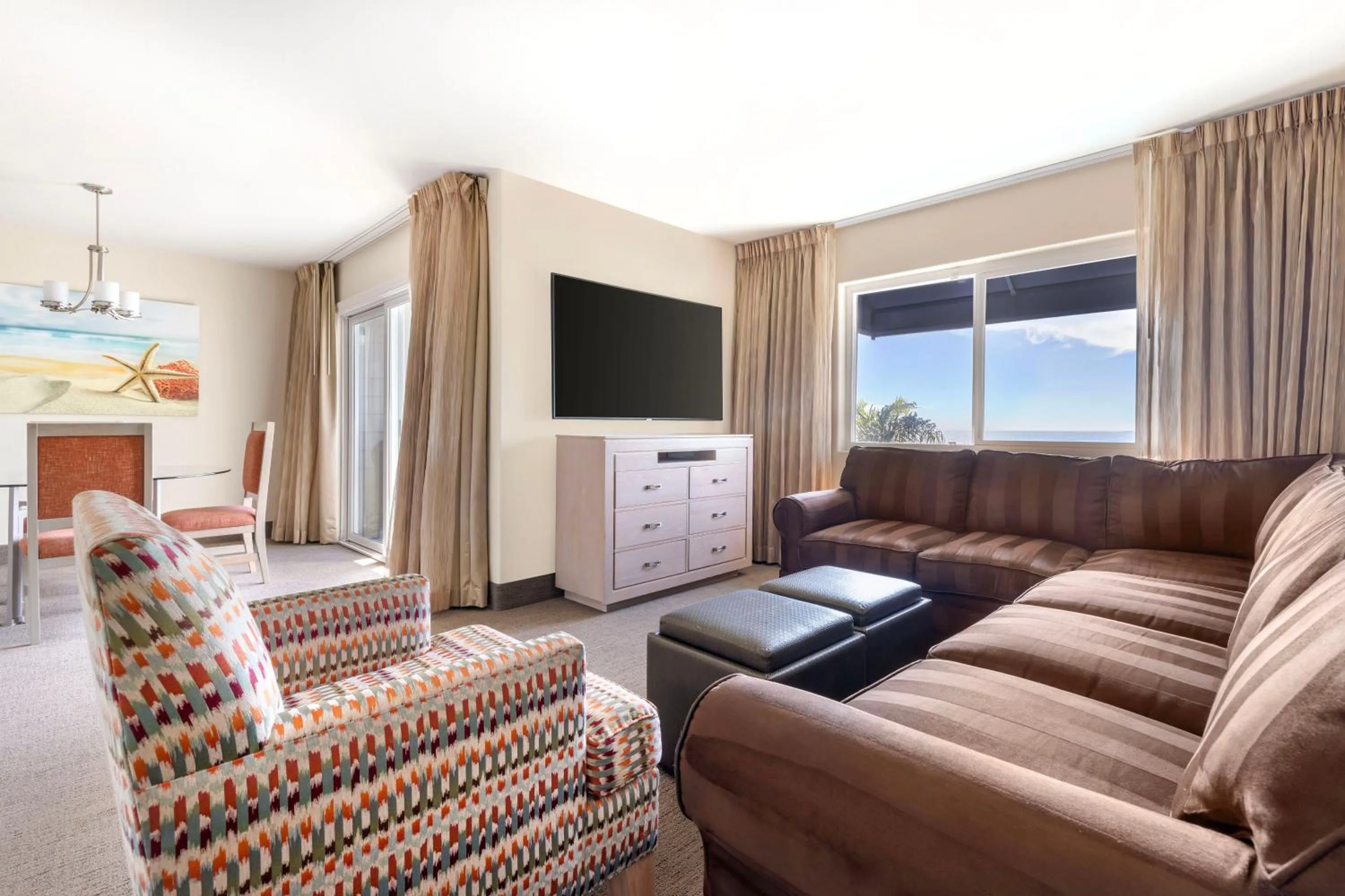 Living room in Hilton Vacation Club Riviera Beach & Shores