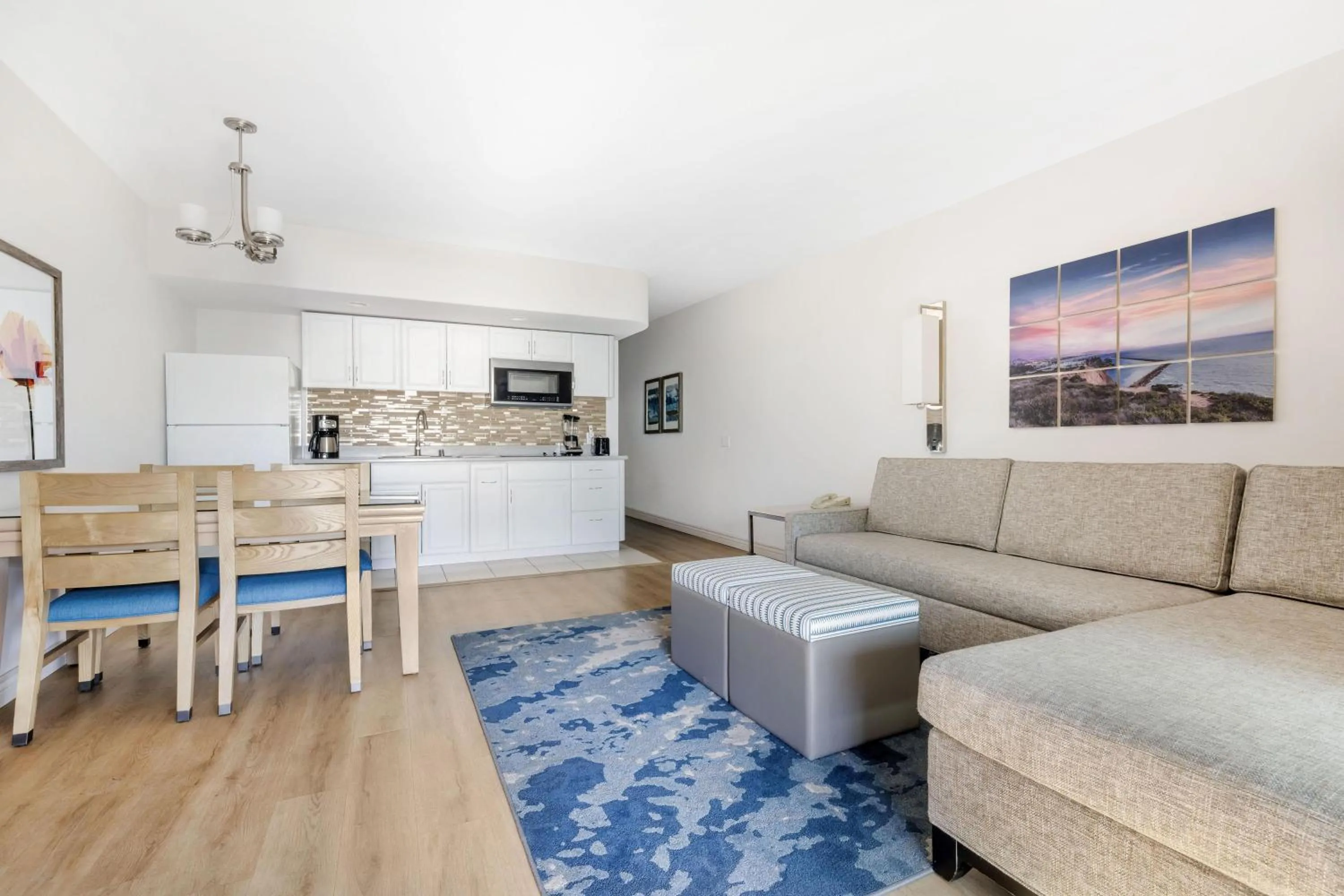 Kitchen or kitchenette in Hilton Vacation Club Riviera Beach & Shores