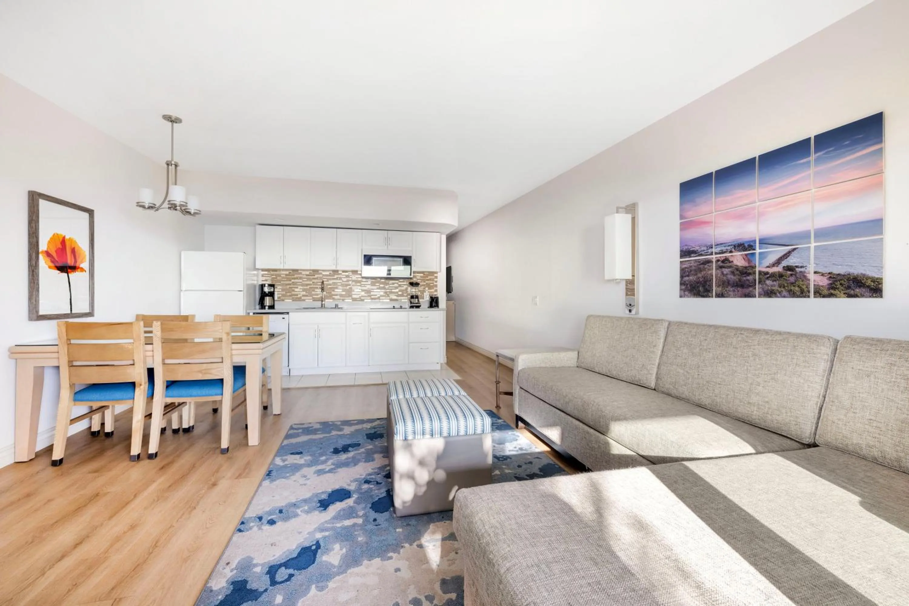 Living room in Hilton Vacation Club Riviera Beach & Shores